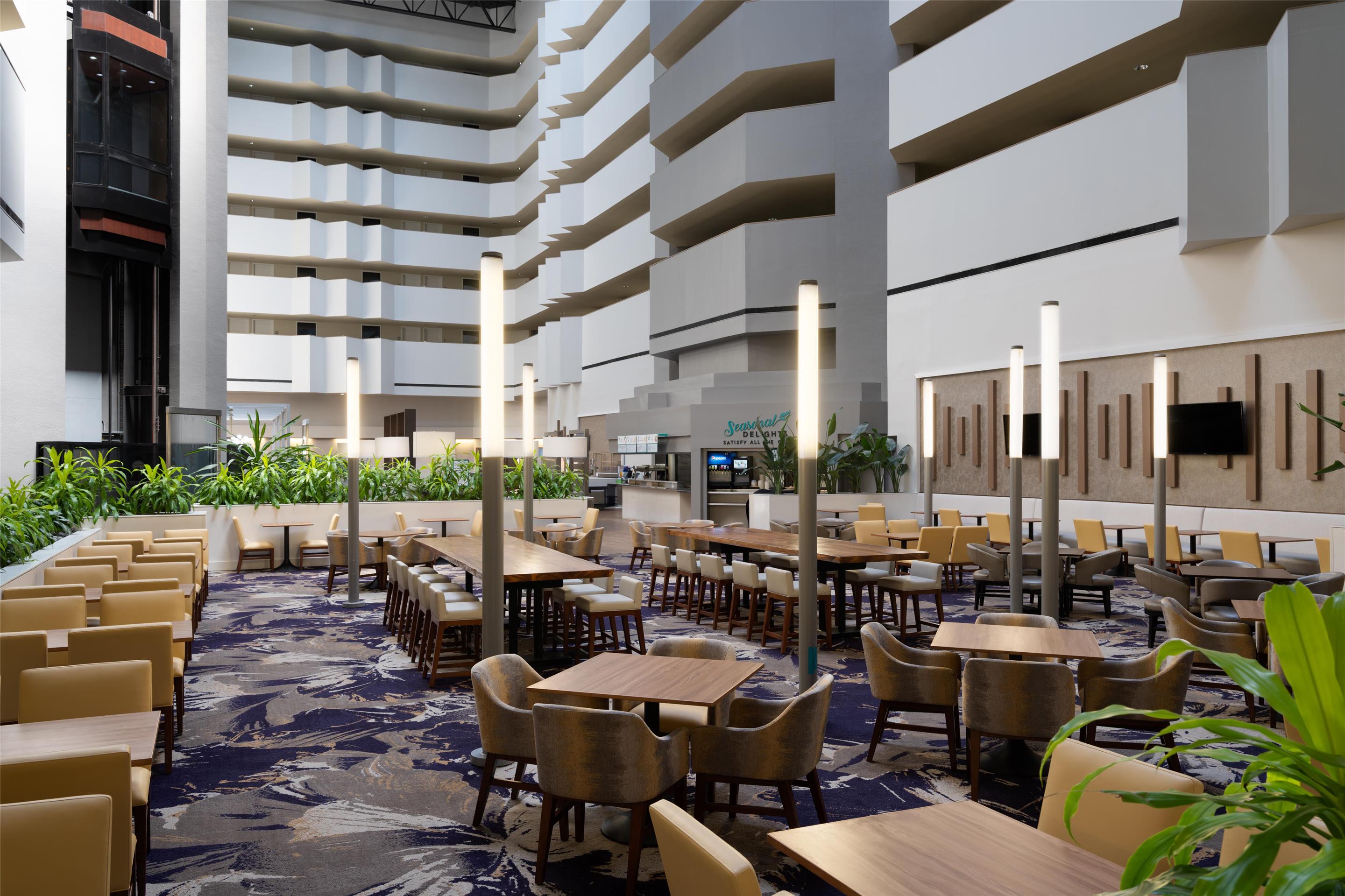 Breakfast Area | Embassy Suites Boca Raton