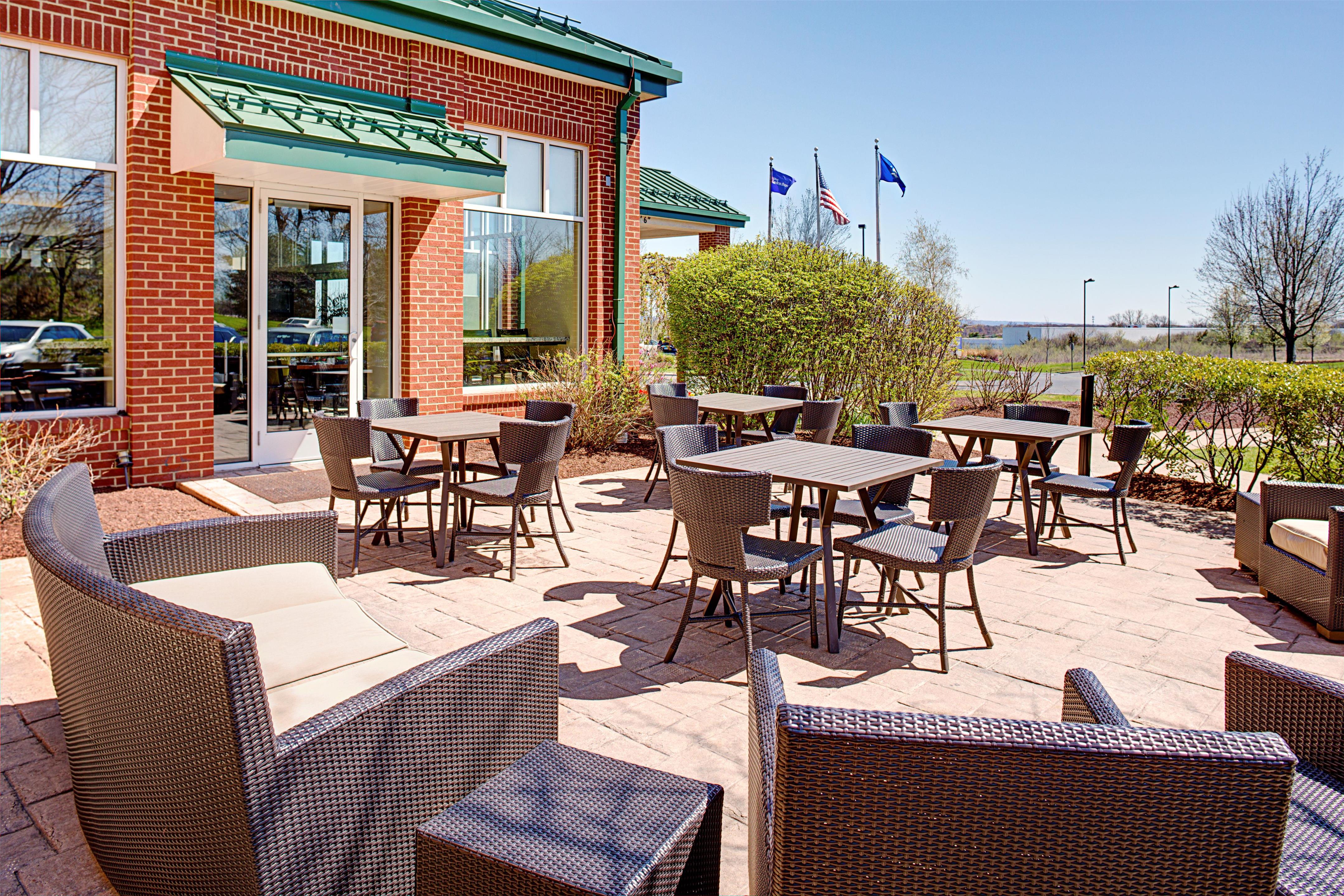 Exterior | Hilton Garden Inn Hartford North/Bradley Int'l Airport