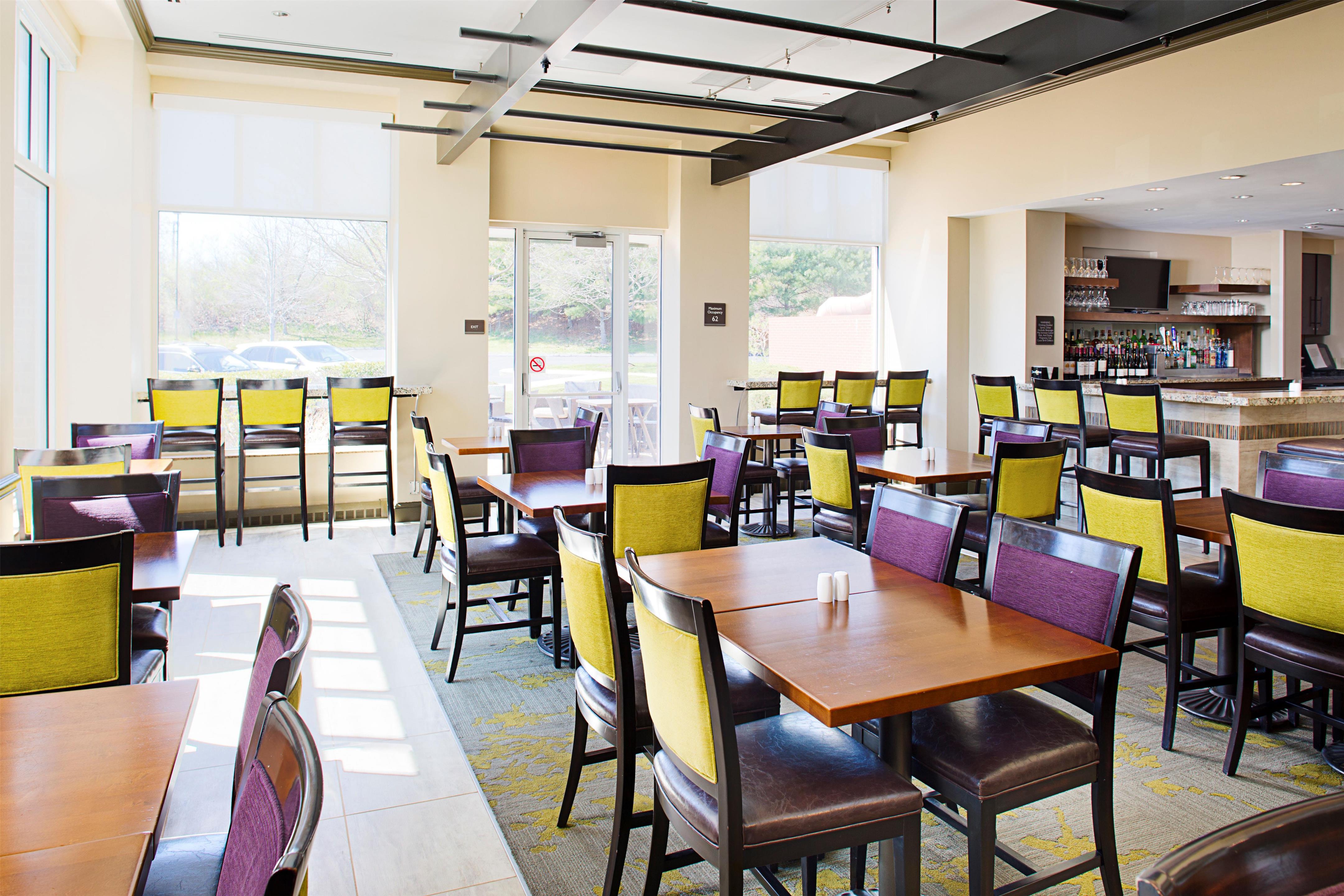 Restaurant | Hilton Garden Inn Hartford North/Bradley Int'l Airport