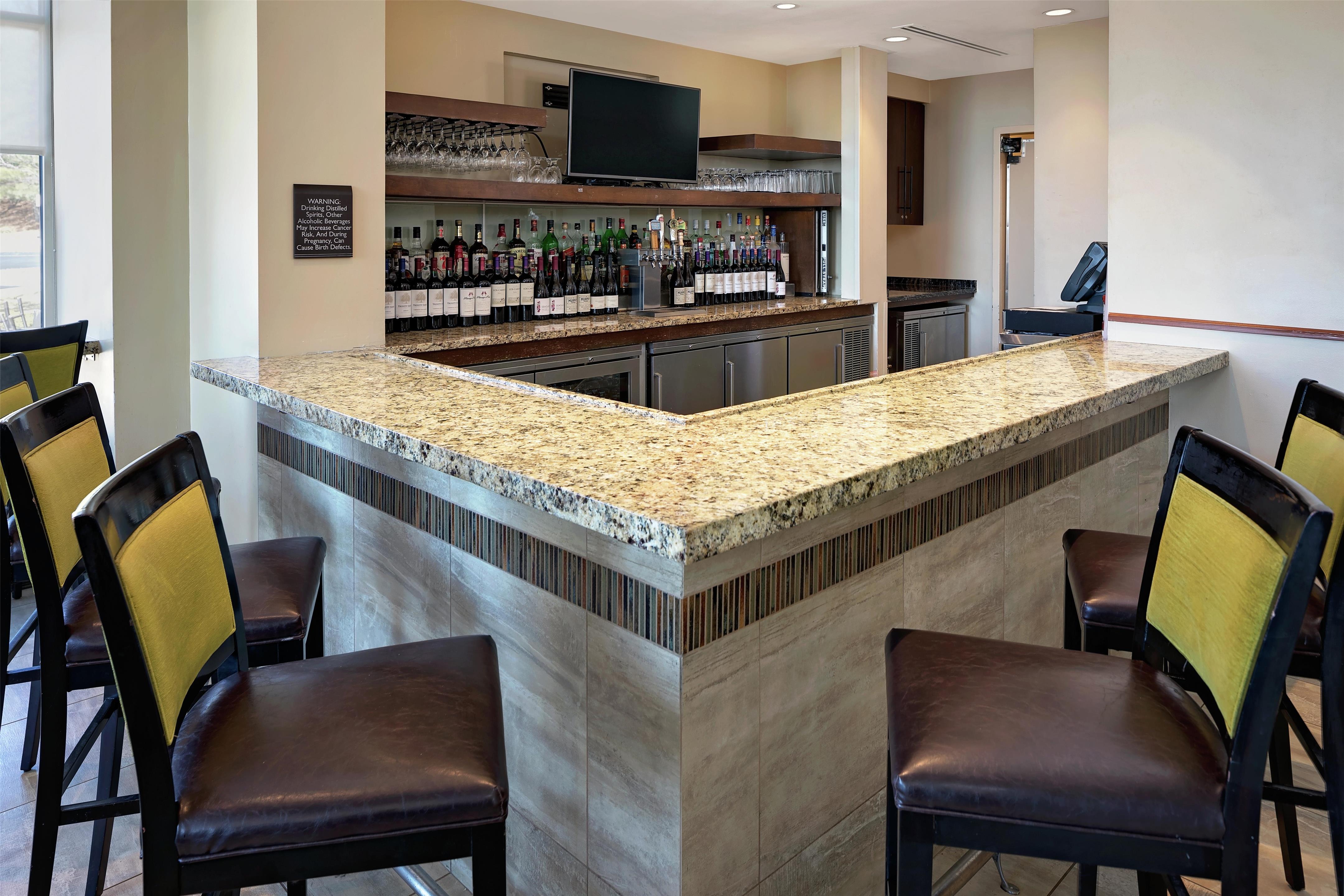 BarLounge | Hilton Garden Inn Hartford North/Bradley Int'l Airport