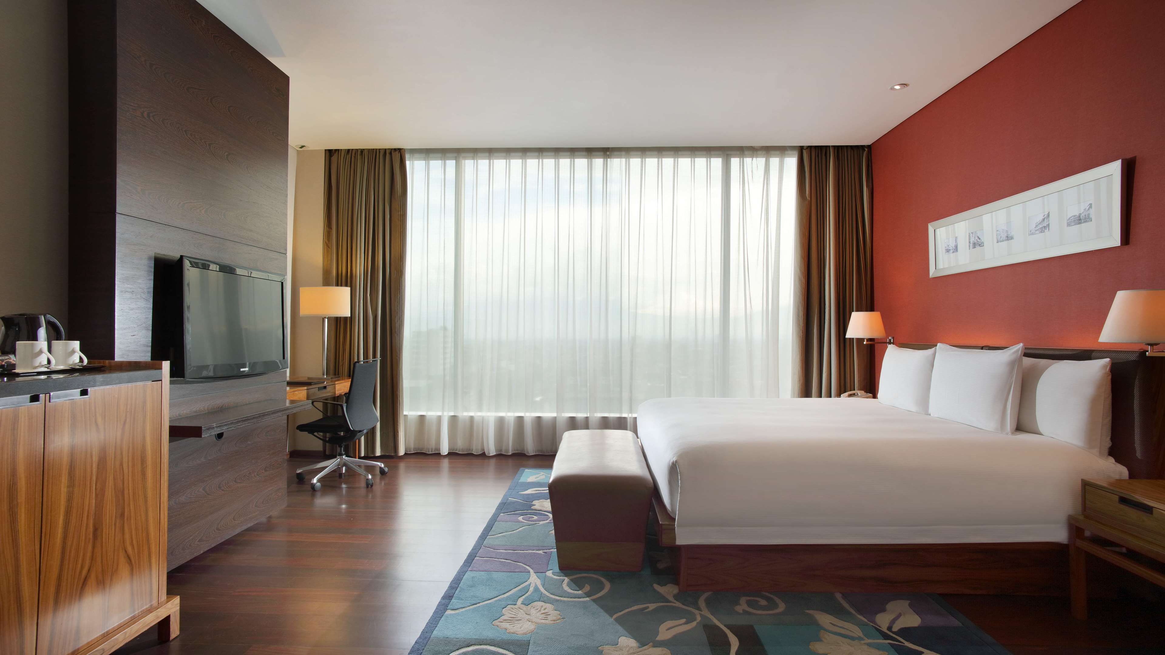 Hilton Bandung Room Type - KING JUNIOR SUITE