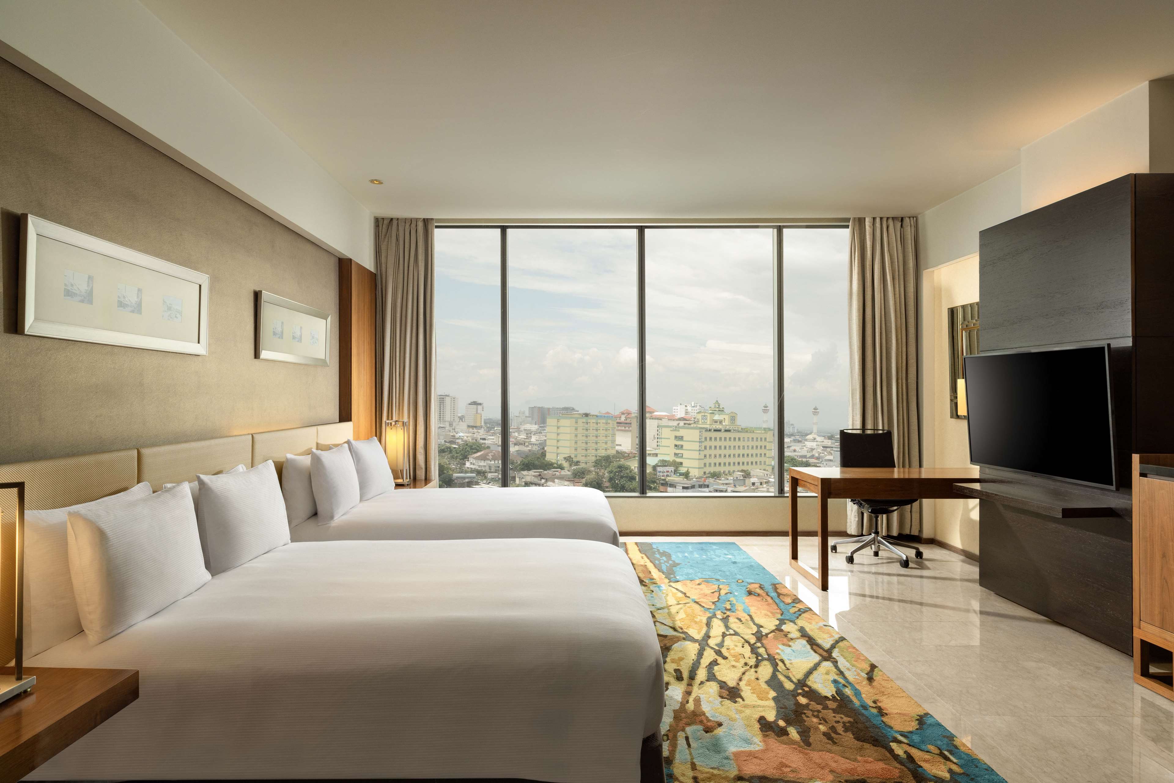 Hilton Bandung Room Type - QUEEN DELUXE CITY VIEW