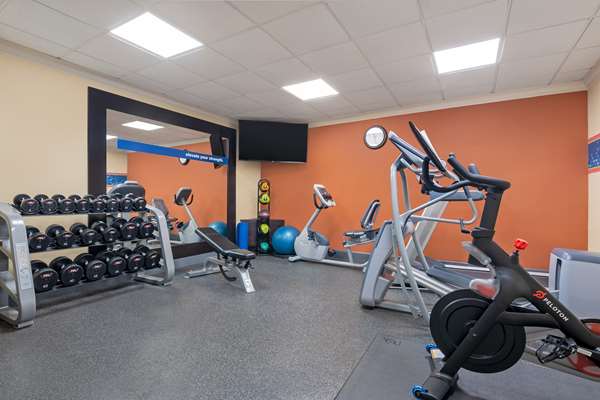 Fitness/ Exercise Room - Hampton Inn & Suites Stamford