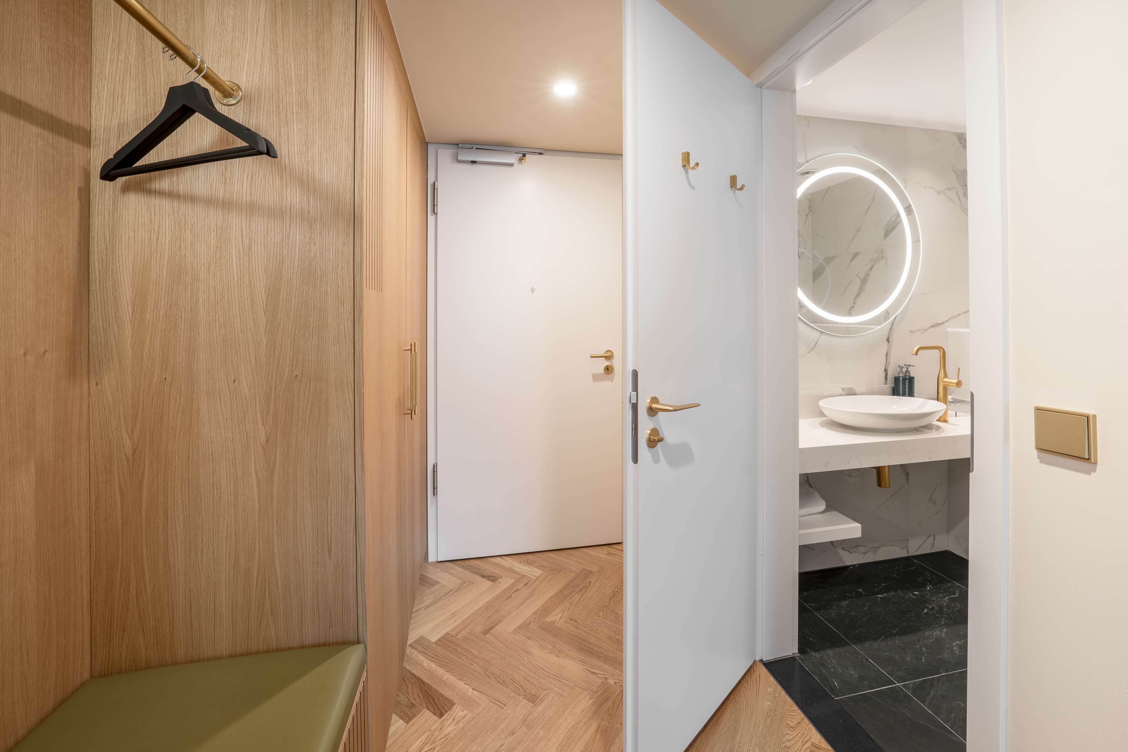Hilton Berlin Room Type - 1 BEDROOM SUITE