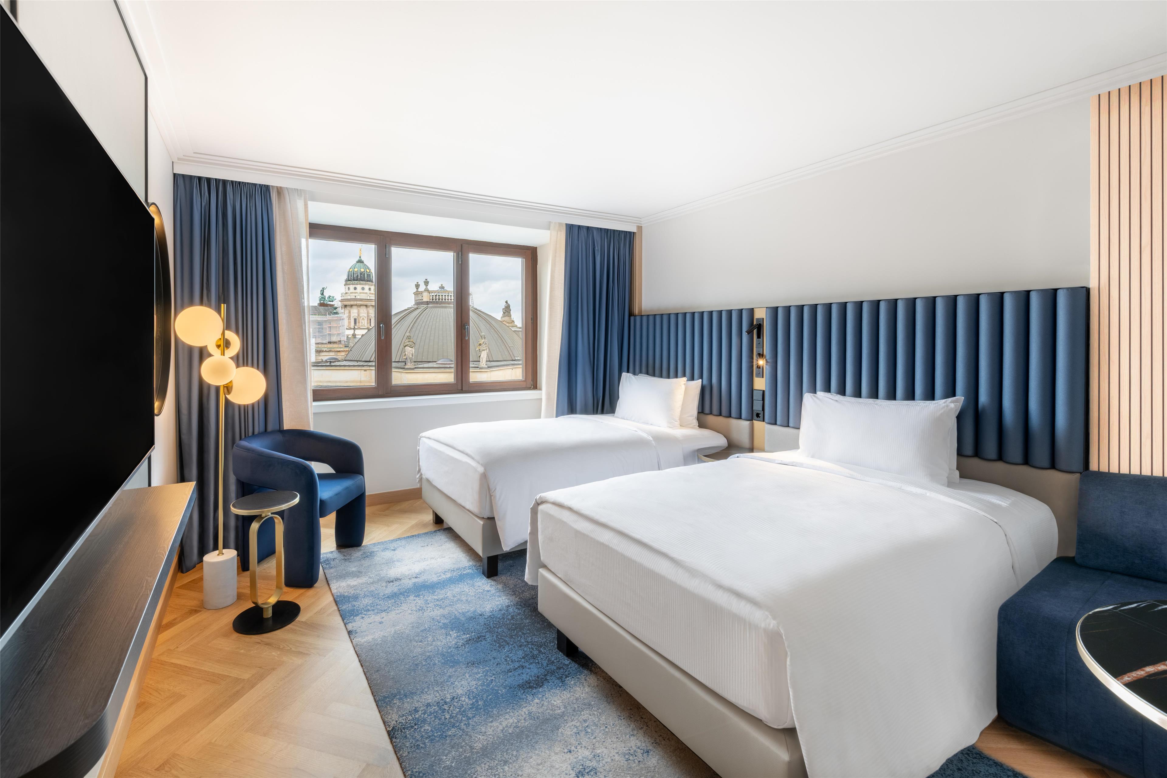 Hilton Berlin Room Type - TWIN EXEC PLUS DOME VIEW