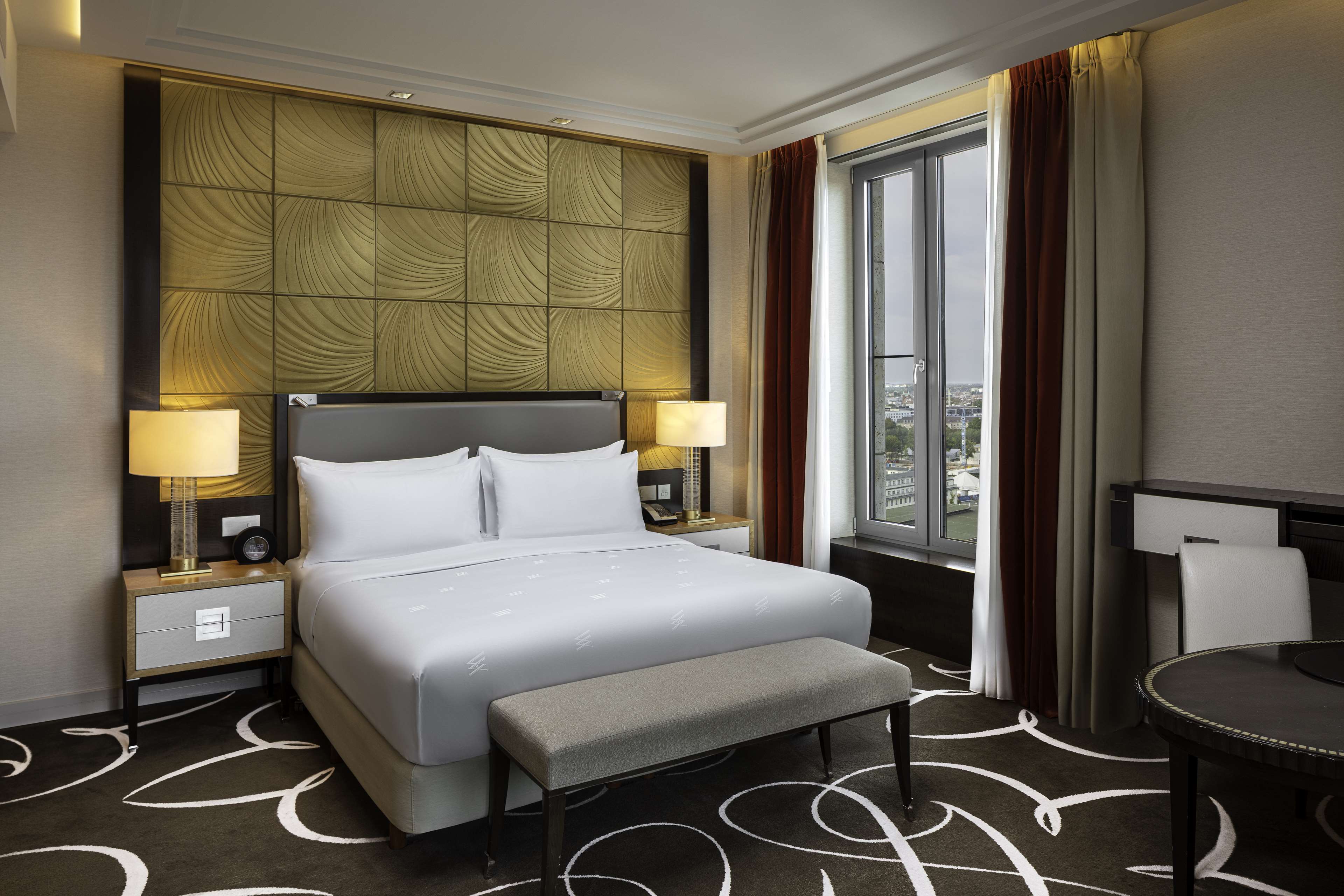 Waldorf Astoria Berlin by Hilton Room Type - King deluxe room