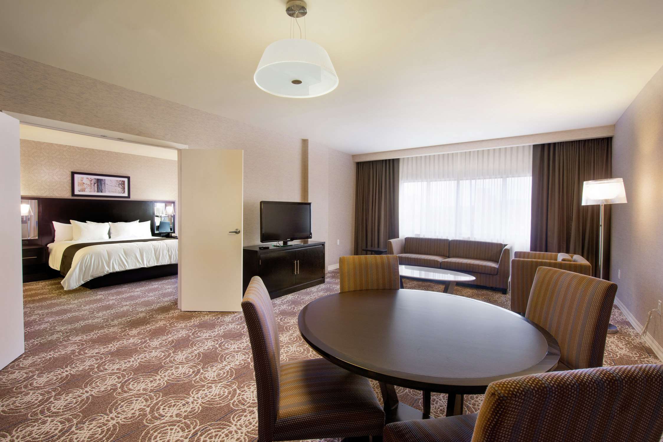 DoubleTree by Hilton Hotel Binghamton Room Type - 1KING 2 ROOM SUITE NONSMOK