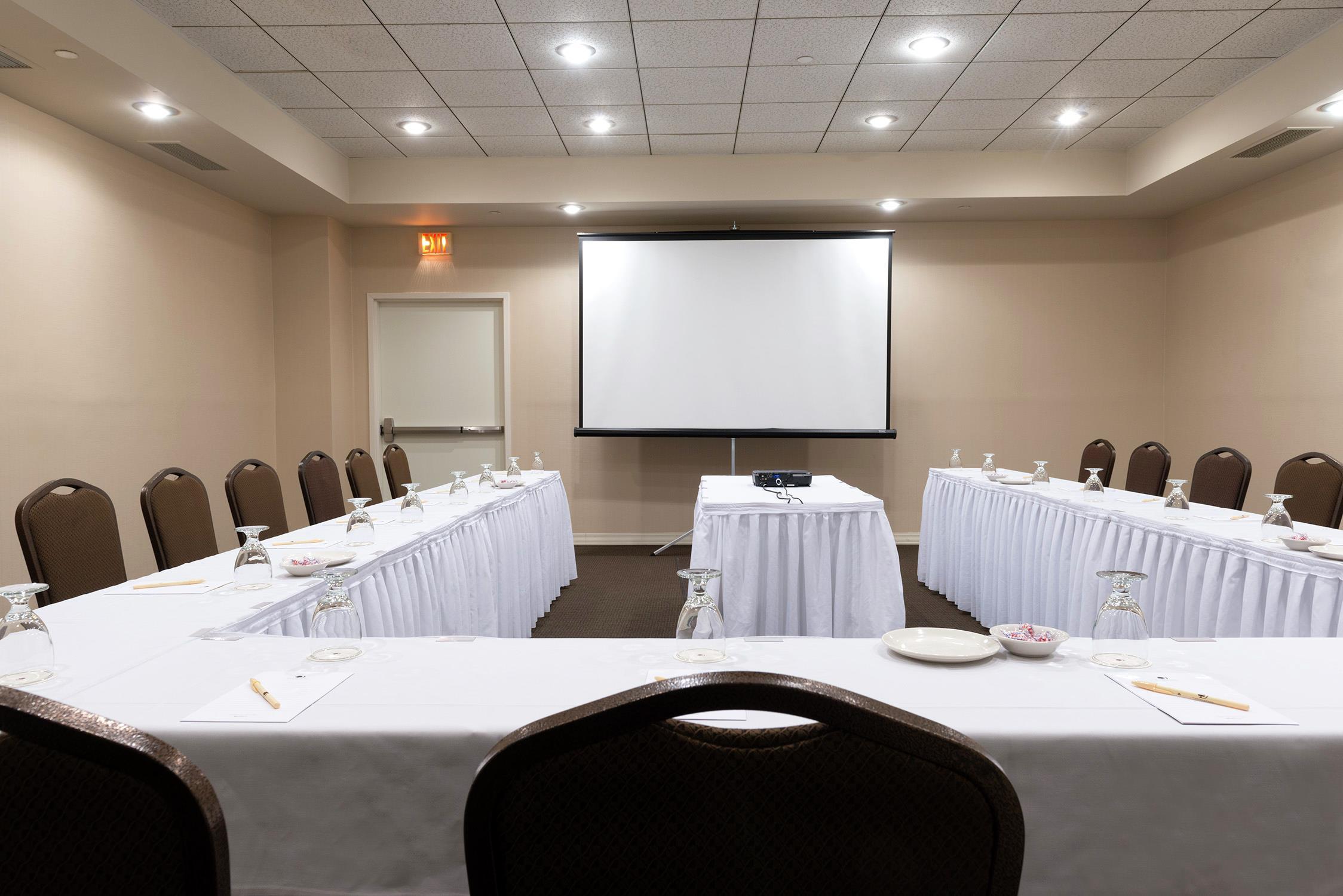 Meeting Room | DoubleTree by Hilton Hotel Binghamton