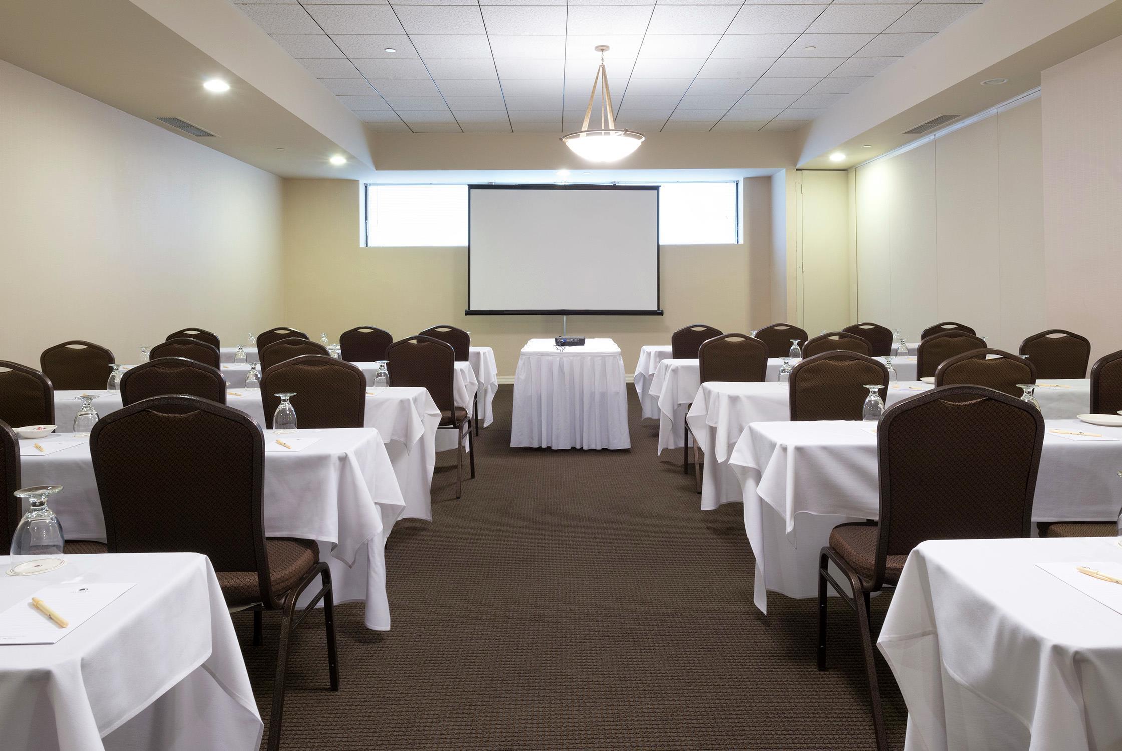 Meeting Room | DoubleTree by Hilton Hotel Binghamton