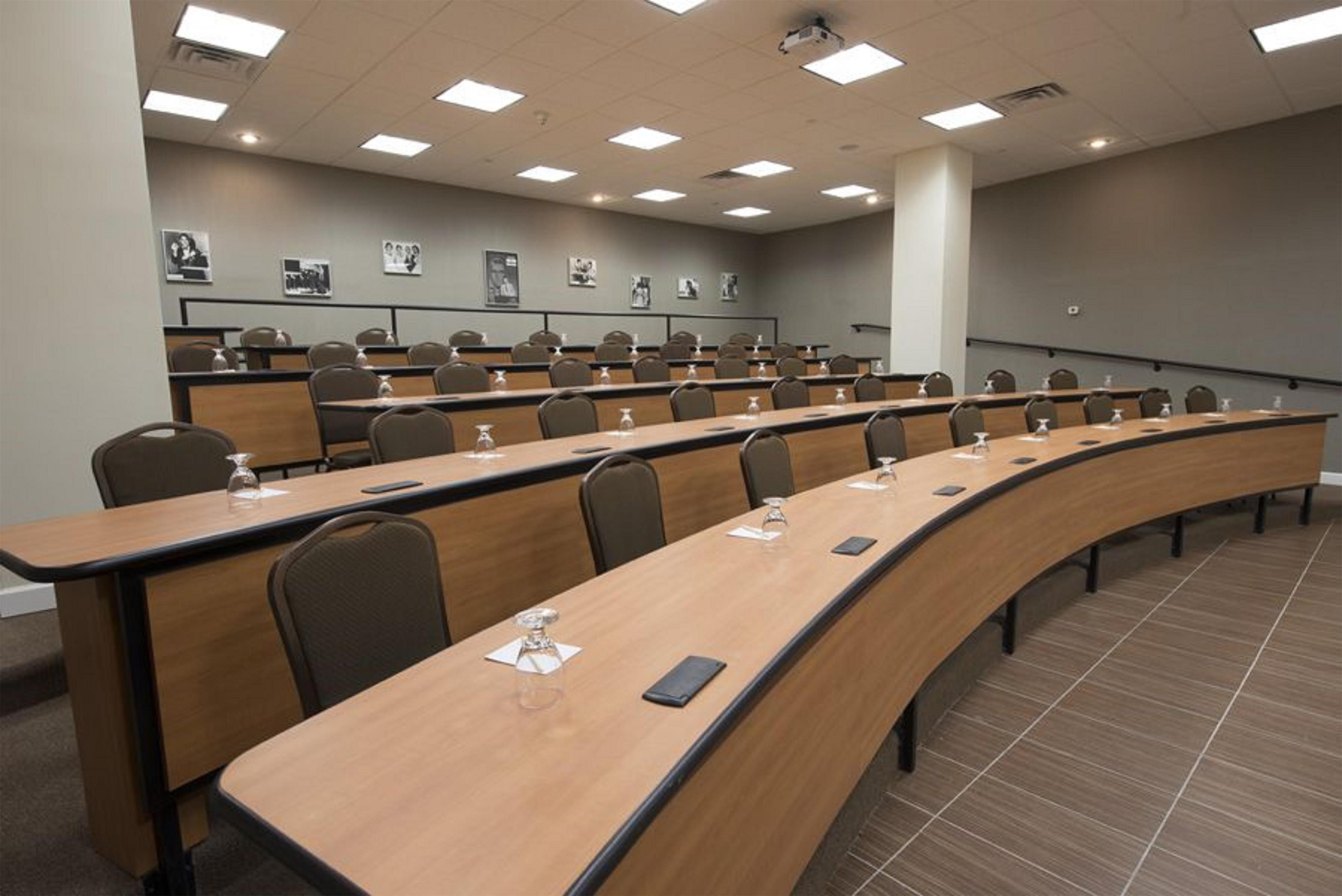 Meeting Room | DoubleTree by Hilton Hotel Binghamton