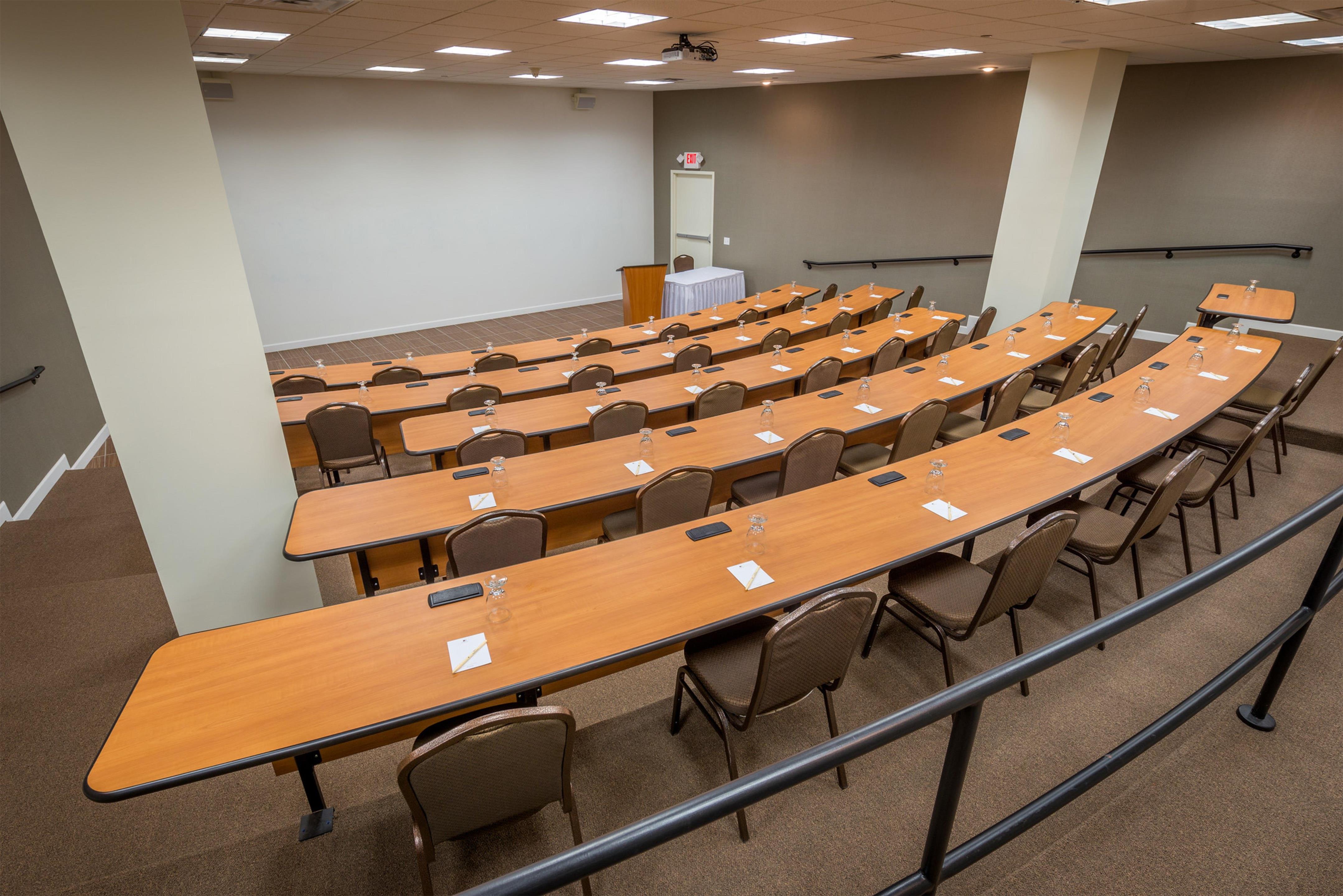 Meeting Room | DoubleTree by Hilton Hotel Binghamton