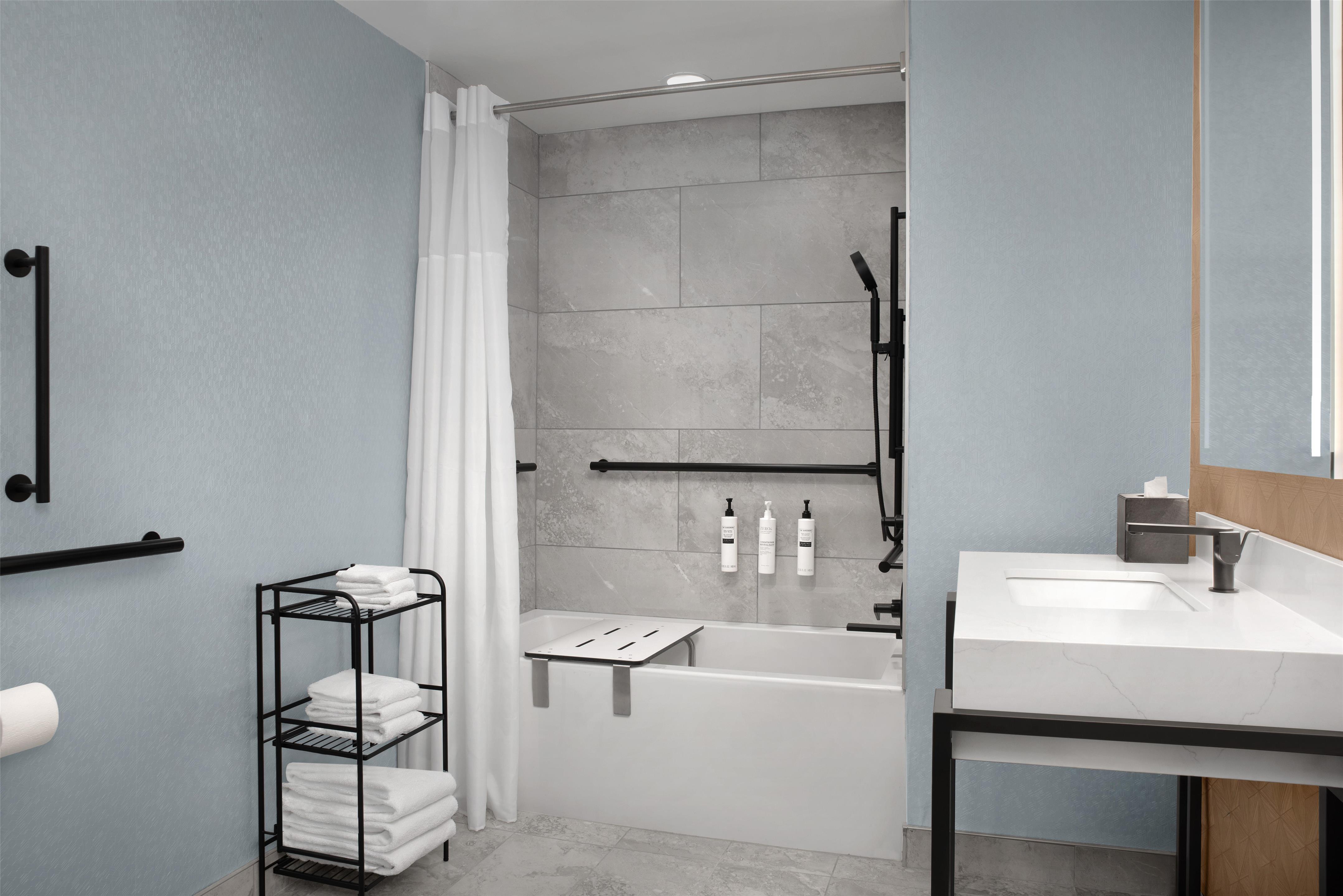 Guest room bath