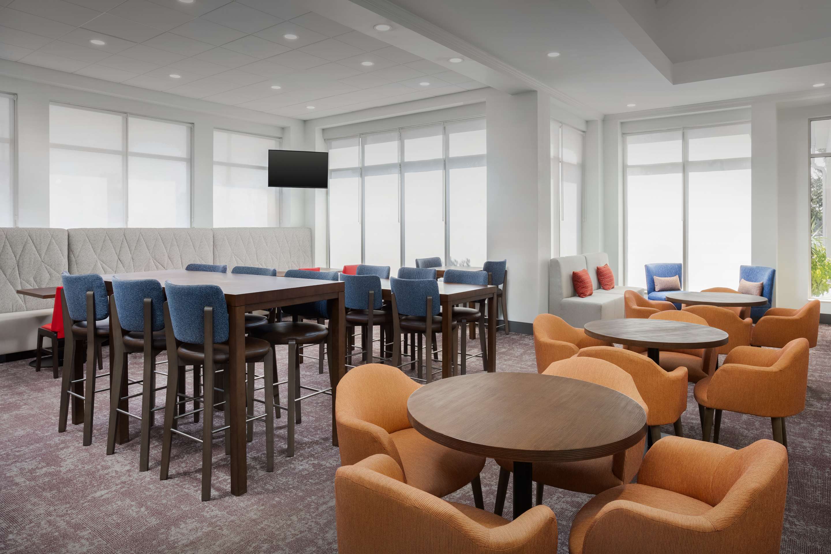 Breakfast Area | Hilton Garden Inn Tuscaloosa