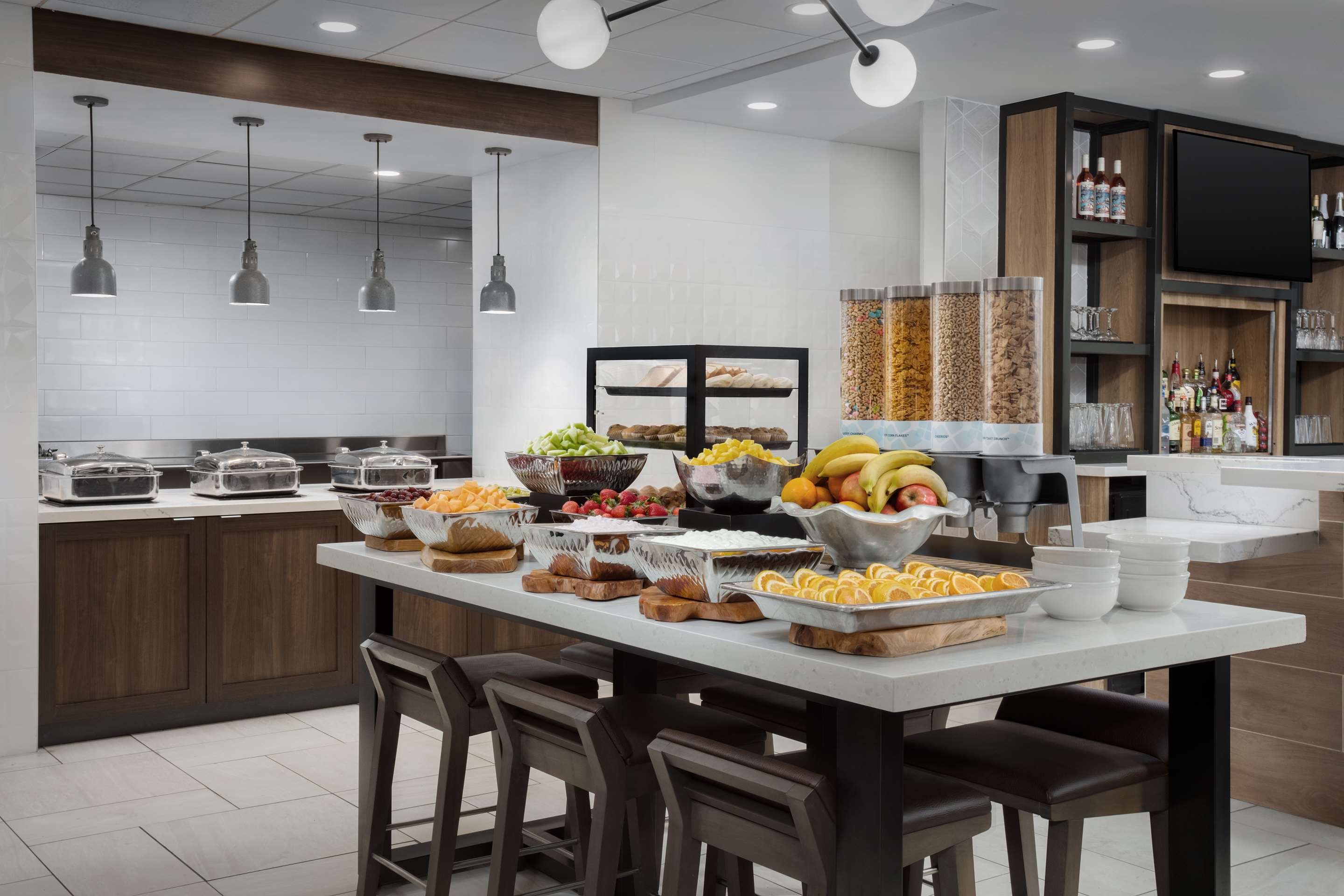 Breakfast Area | Hilton Garden Inn Tuscaloosa
