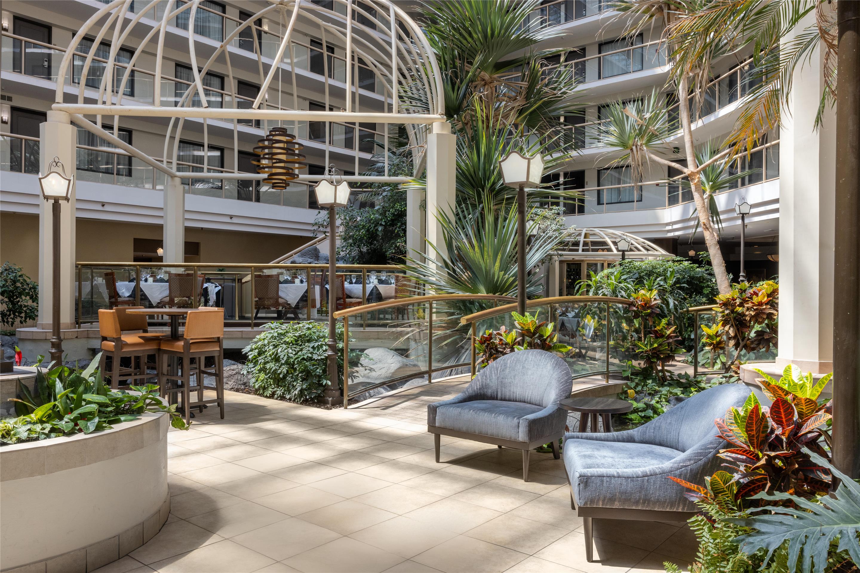Lobby | Embassy Suites Hotel Birmingham