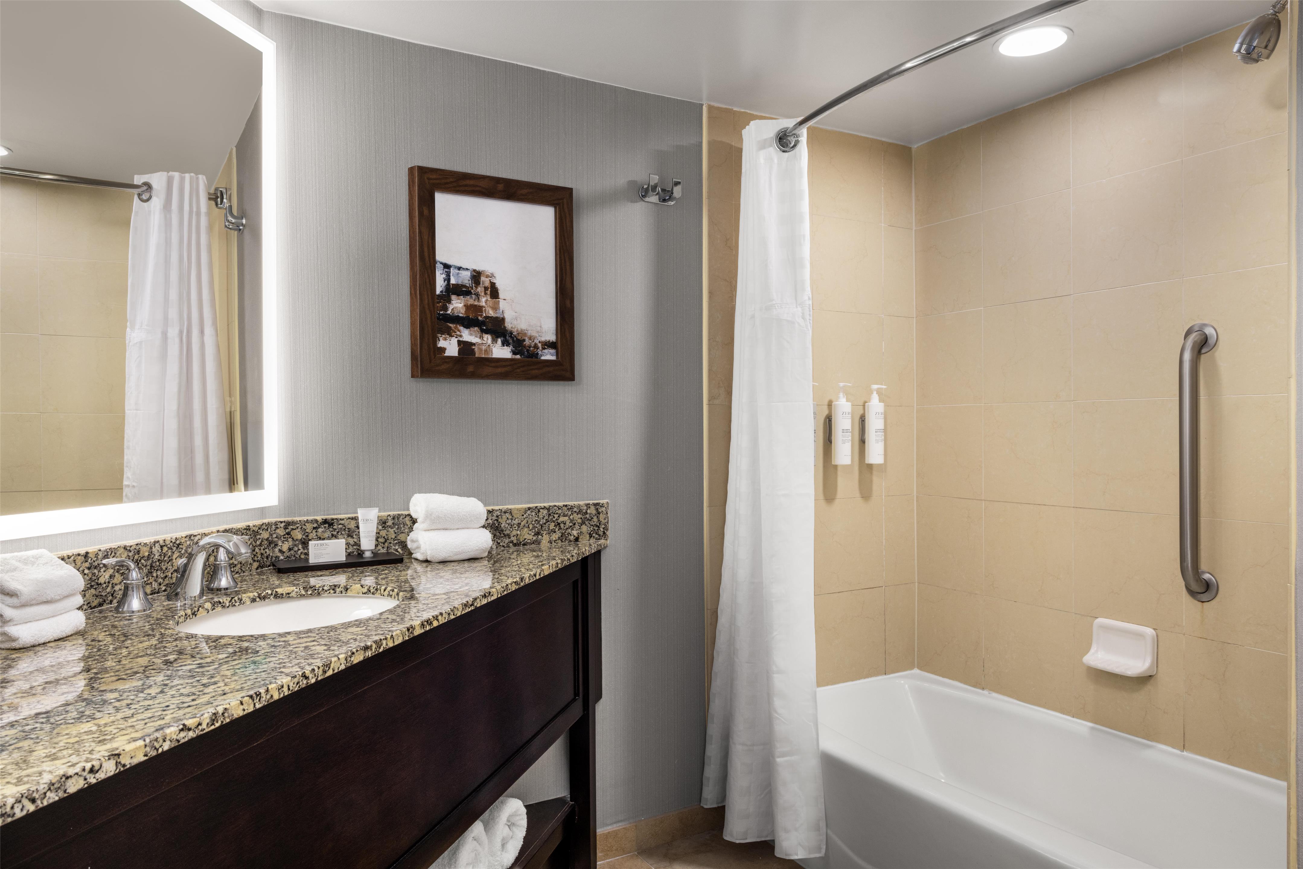Guest room bath