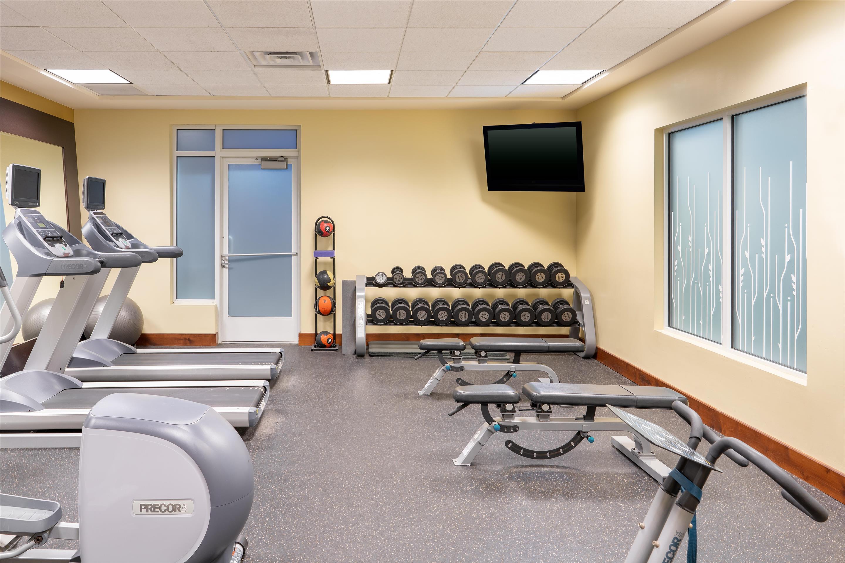 Health club fitness center gym | Hilton Garden Inn Billings