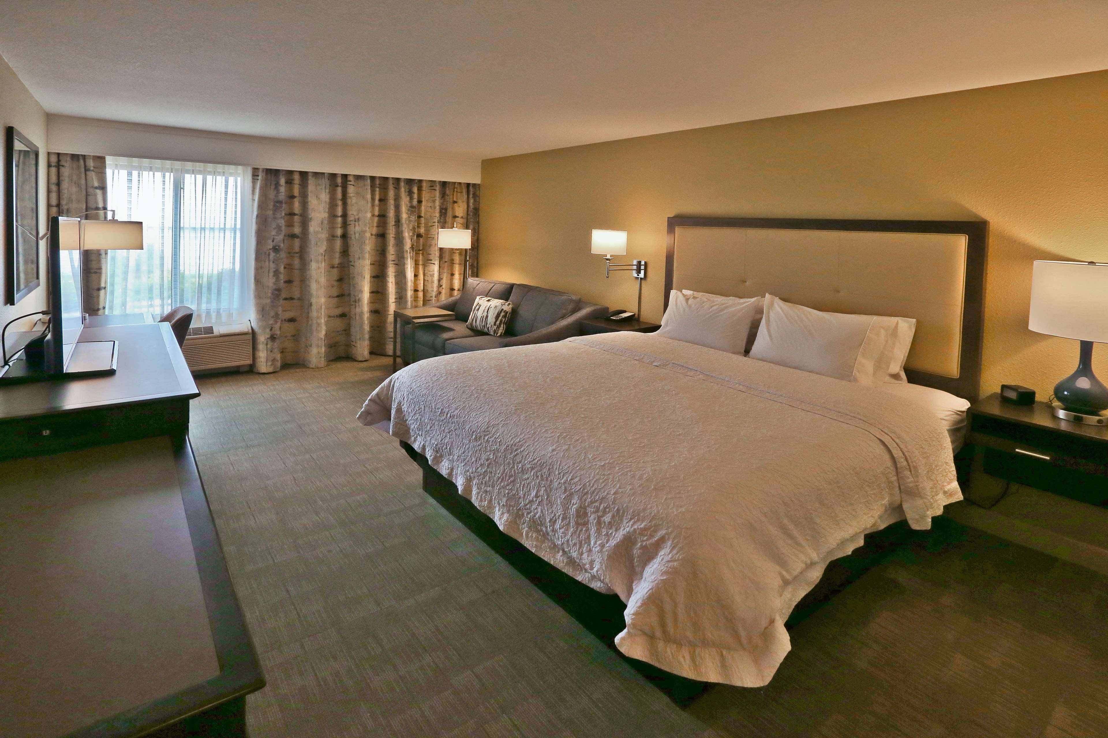 Hampton Inn Billings Room Type - 1K SHWR SFBD FRIDGE NS
