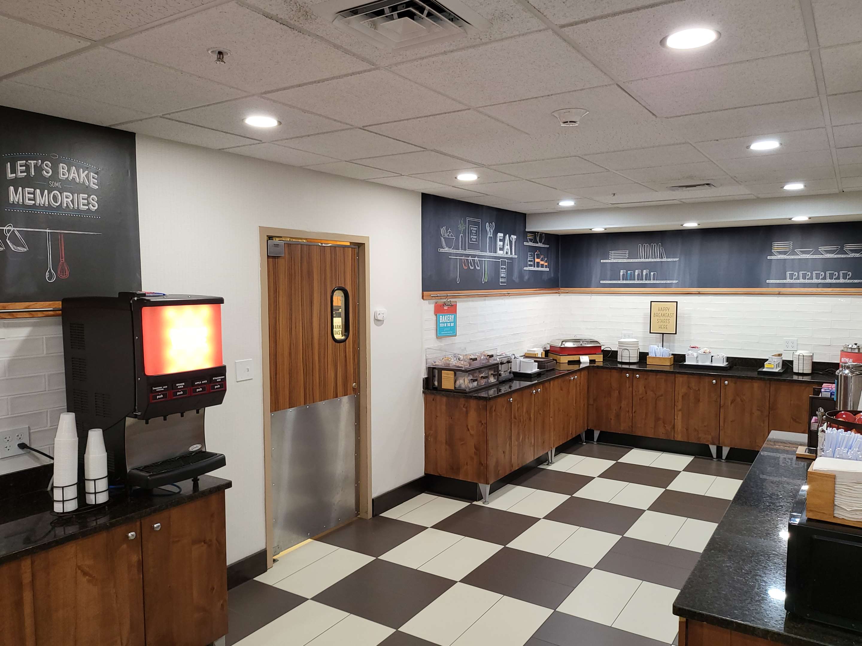 Breakfast Area | Hampton Inn Billings