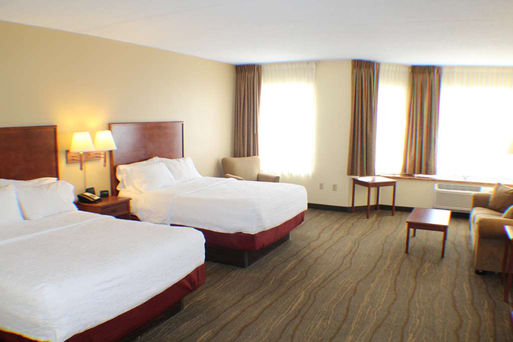 Hampton Inn & Suites Bemidji - Tap to explore photos