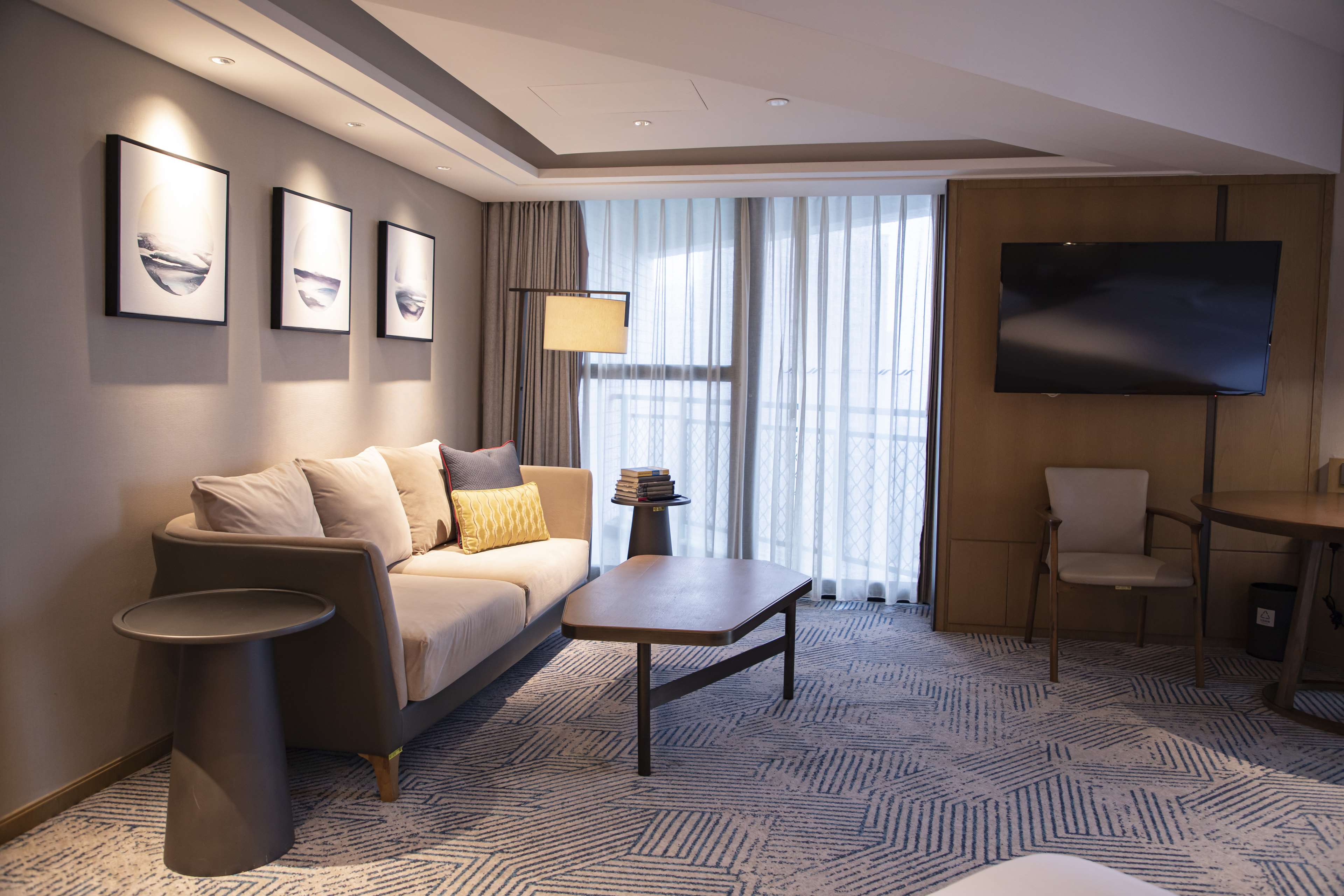Hilton Beijing Room Type - FAMILY JUNIOR SUITE