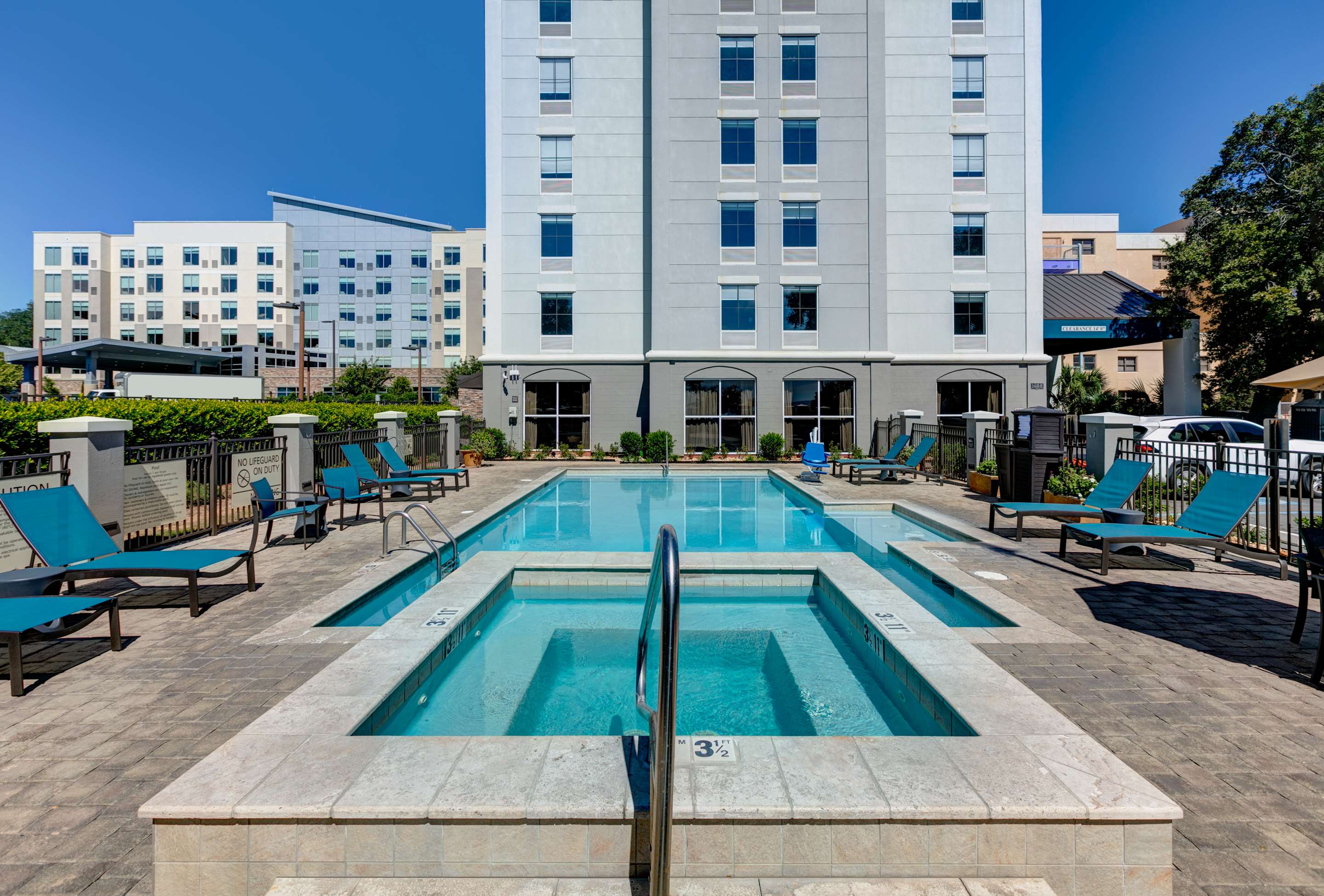 Pool | Hampton Inn Biloxi