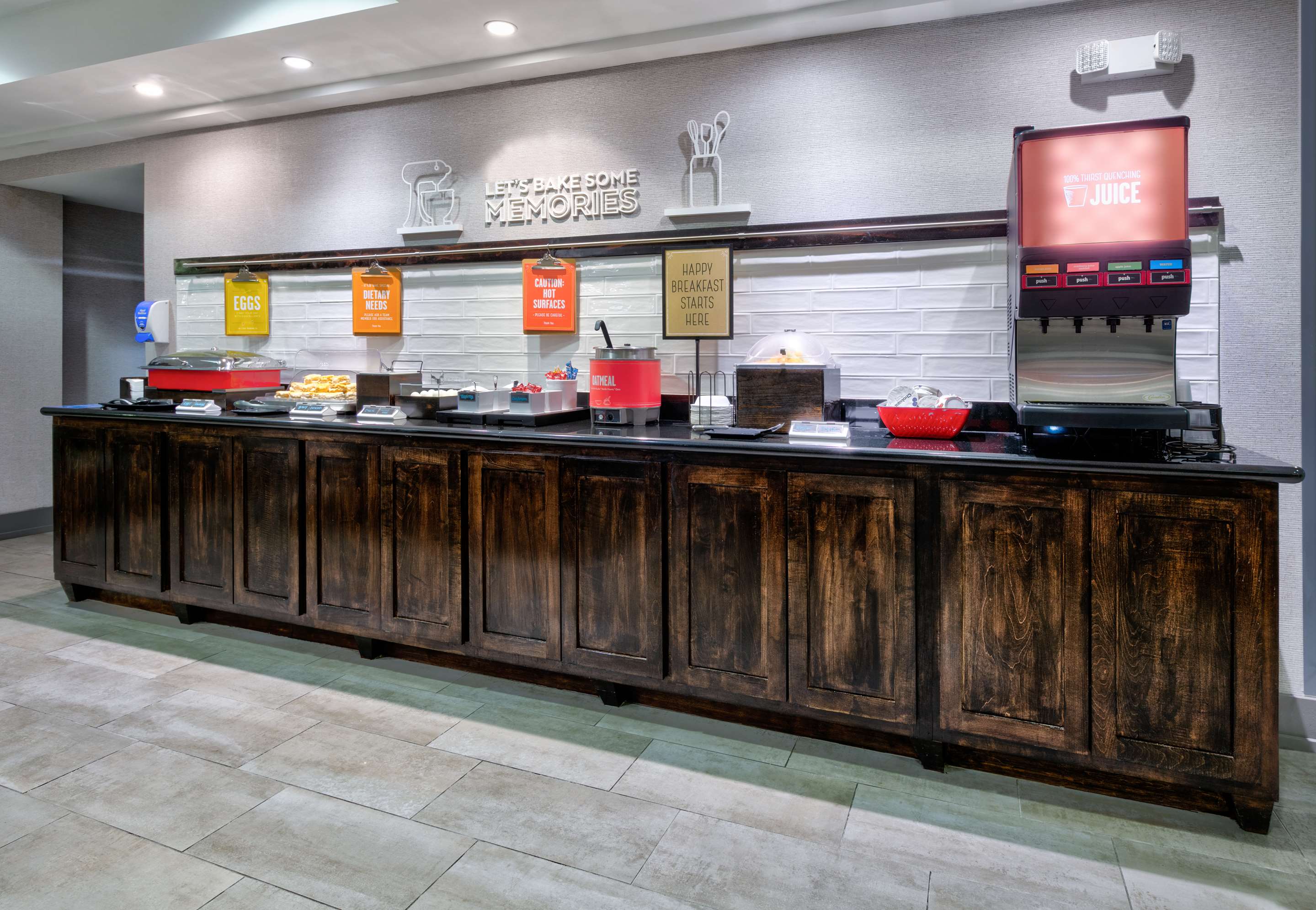 Breakfast Area | Hampton Inn Biloxi