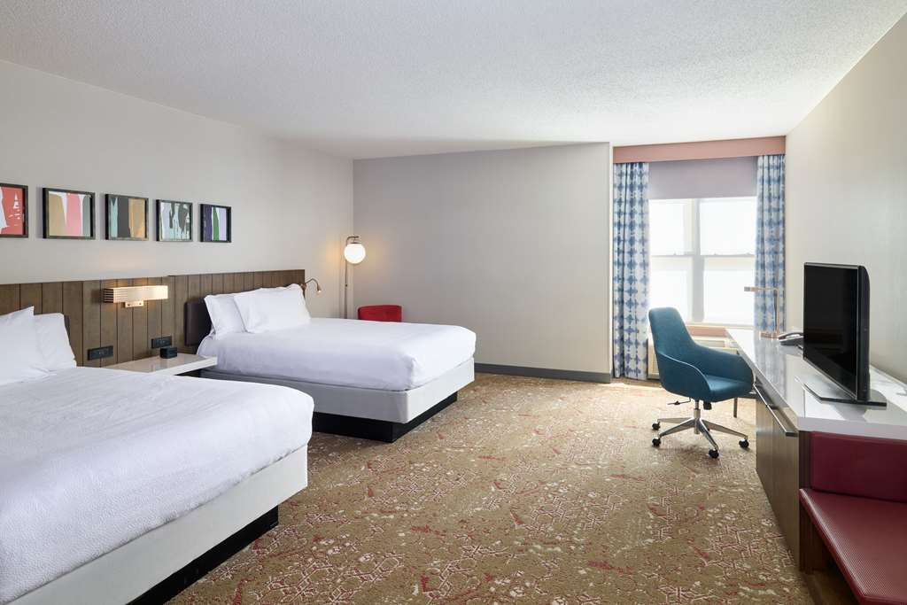 Hilton Garden Inn Bloomington Room Type - 2QN MOB HEARNG ACC RI-SHW