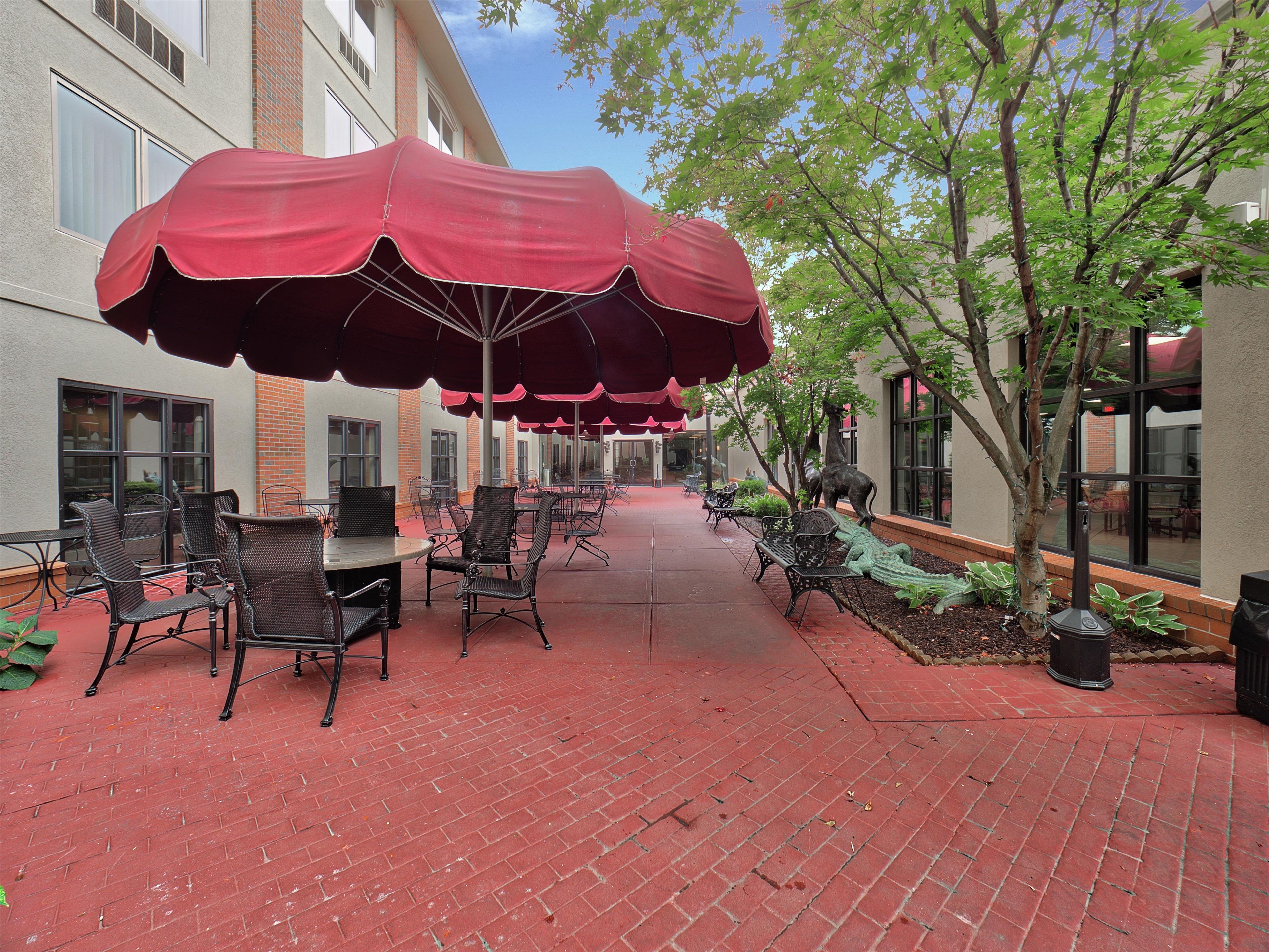 Exterior | DoubleTree by Hilton Hotel Bloomington