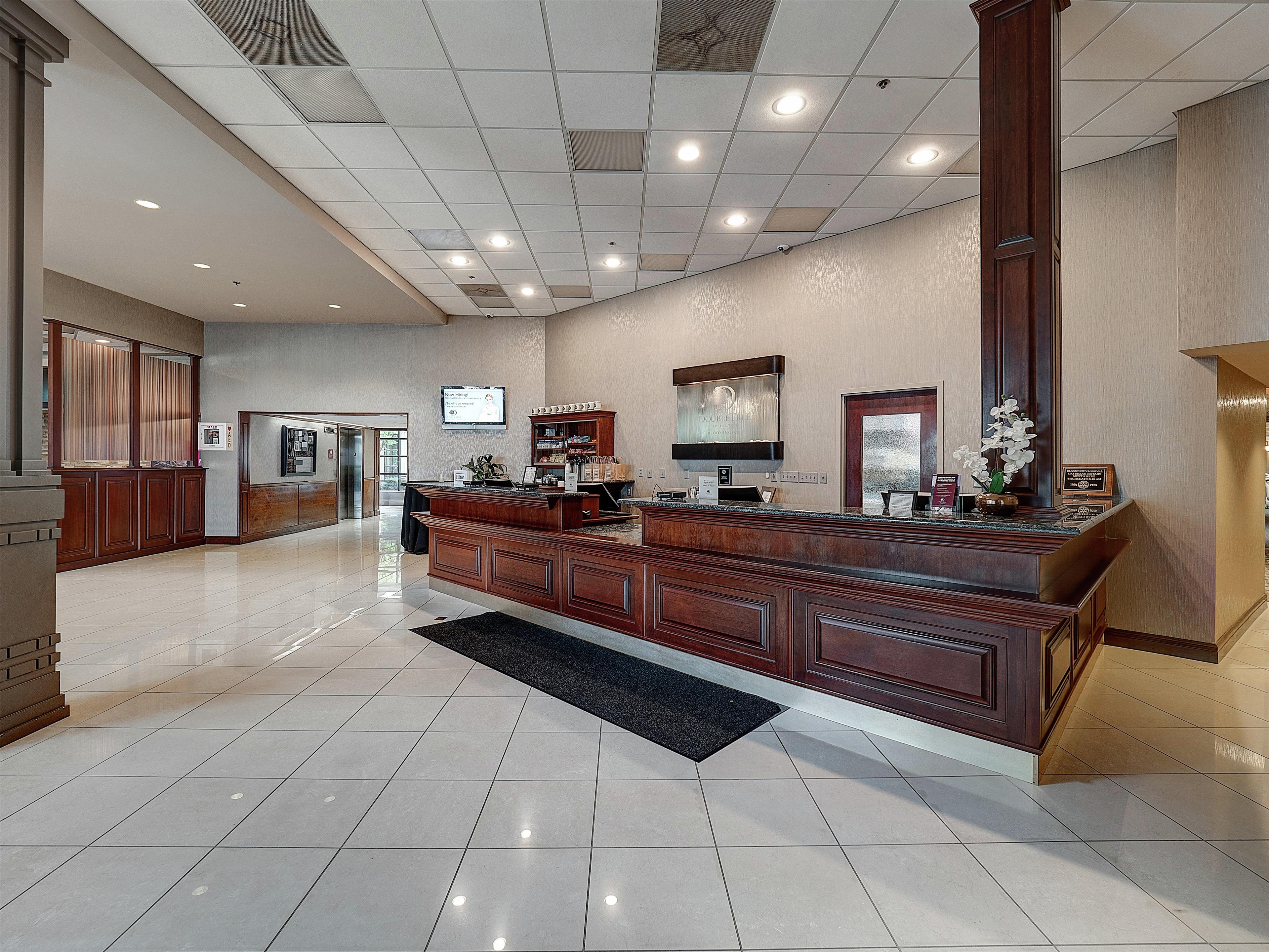 Reception | DoubleTree by Hilton Hotel Bloomington
