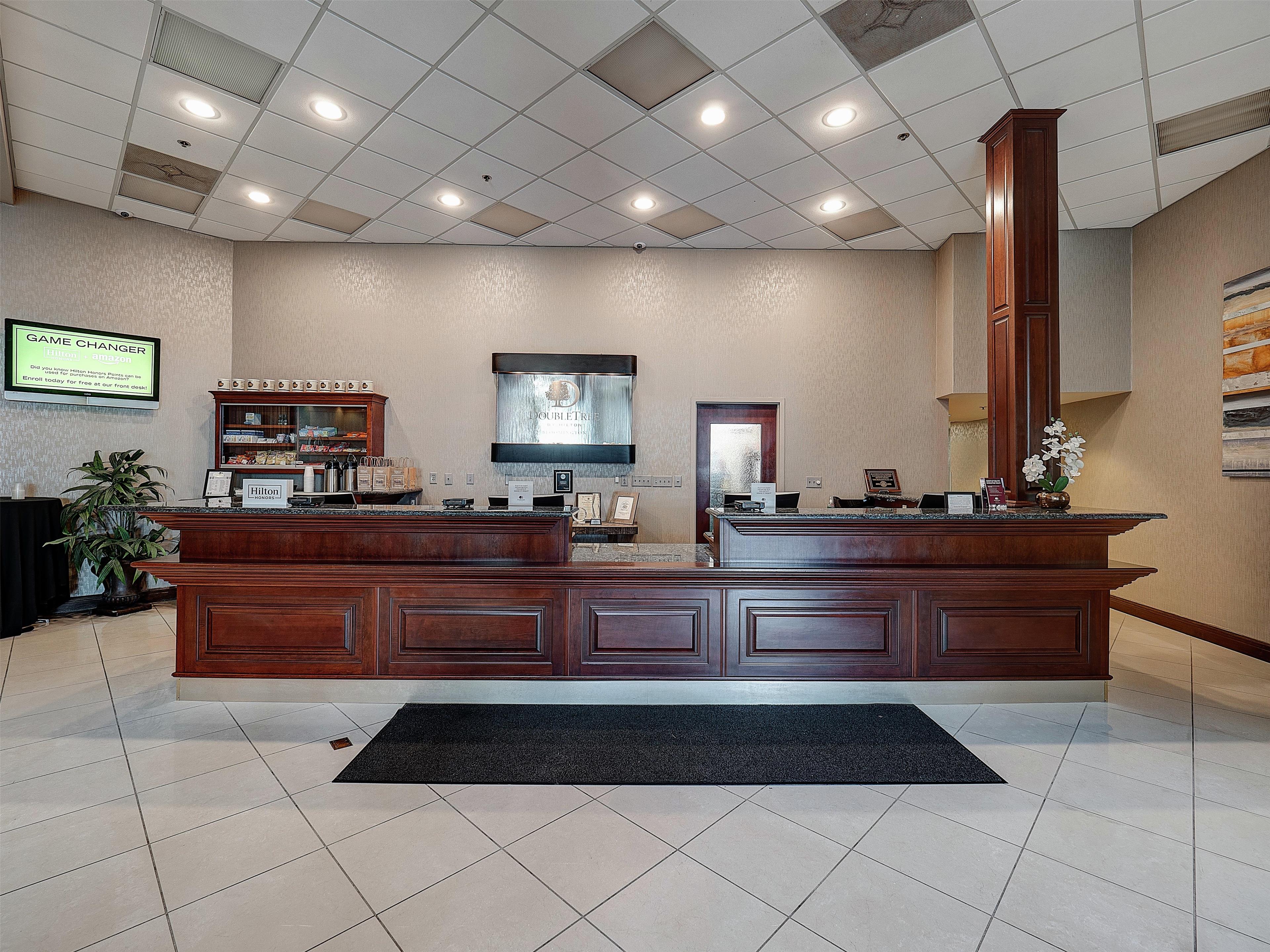 Reception | DoubleTree by Hilton Hotel Bloomington