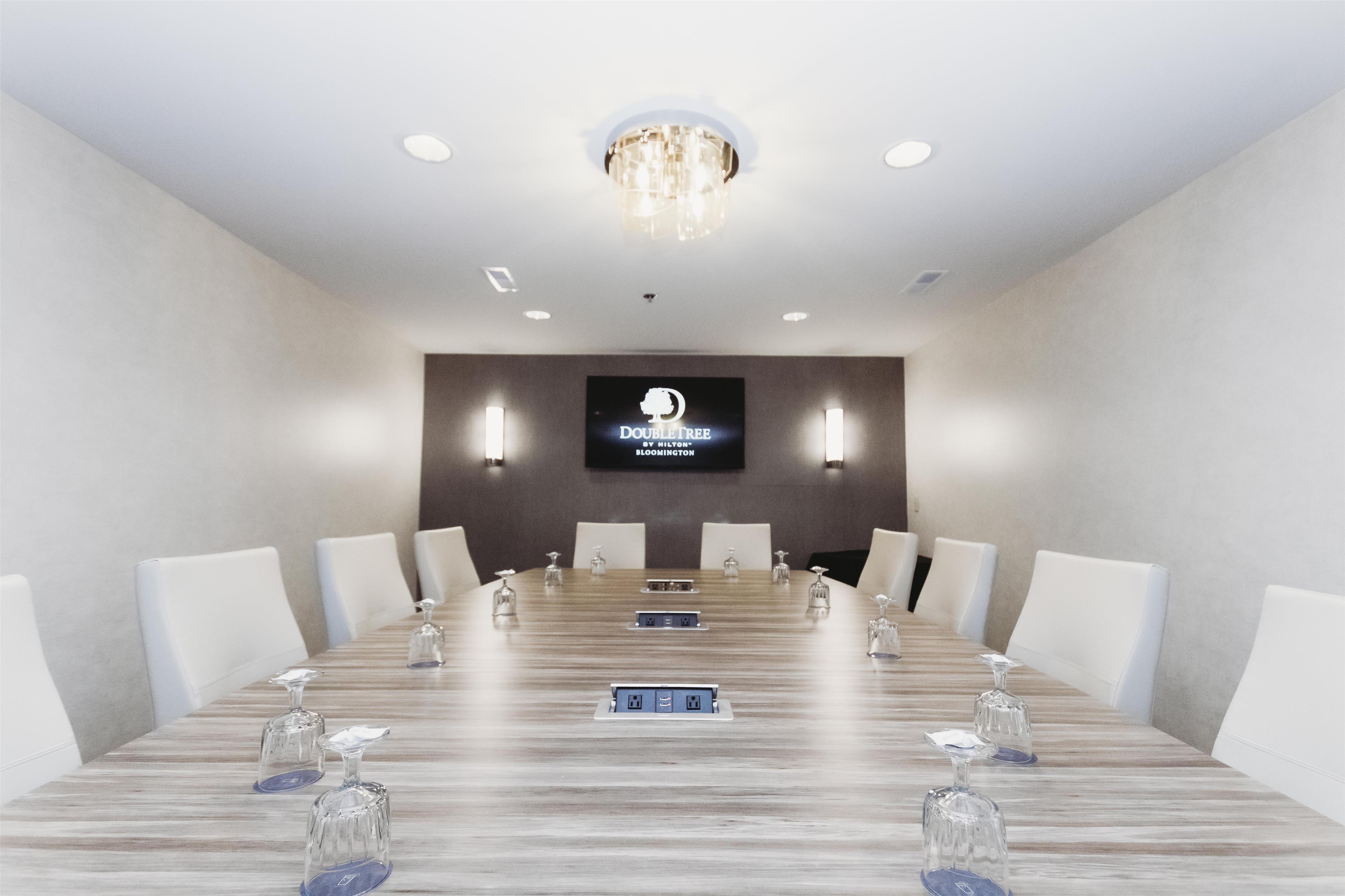 Meeting Room | DoubleTree by Hilton Hotel Bloomington