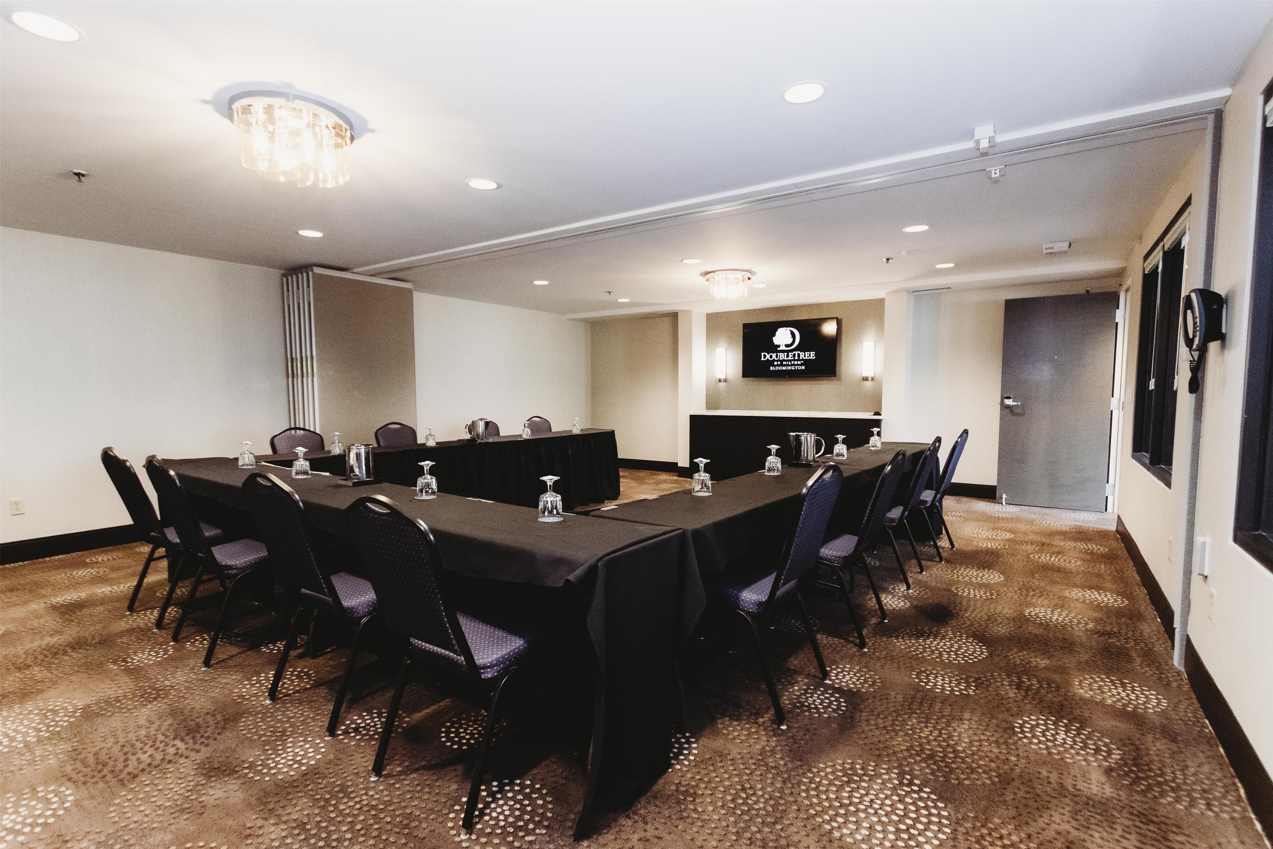 Meeting Room | DoubleTree by Hilton Hotel Bloomington