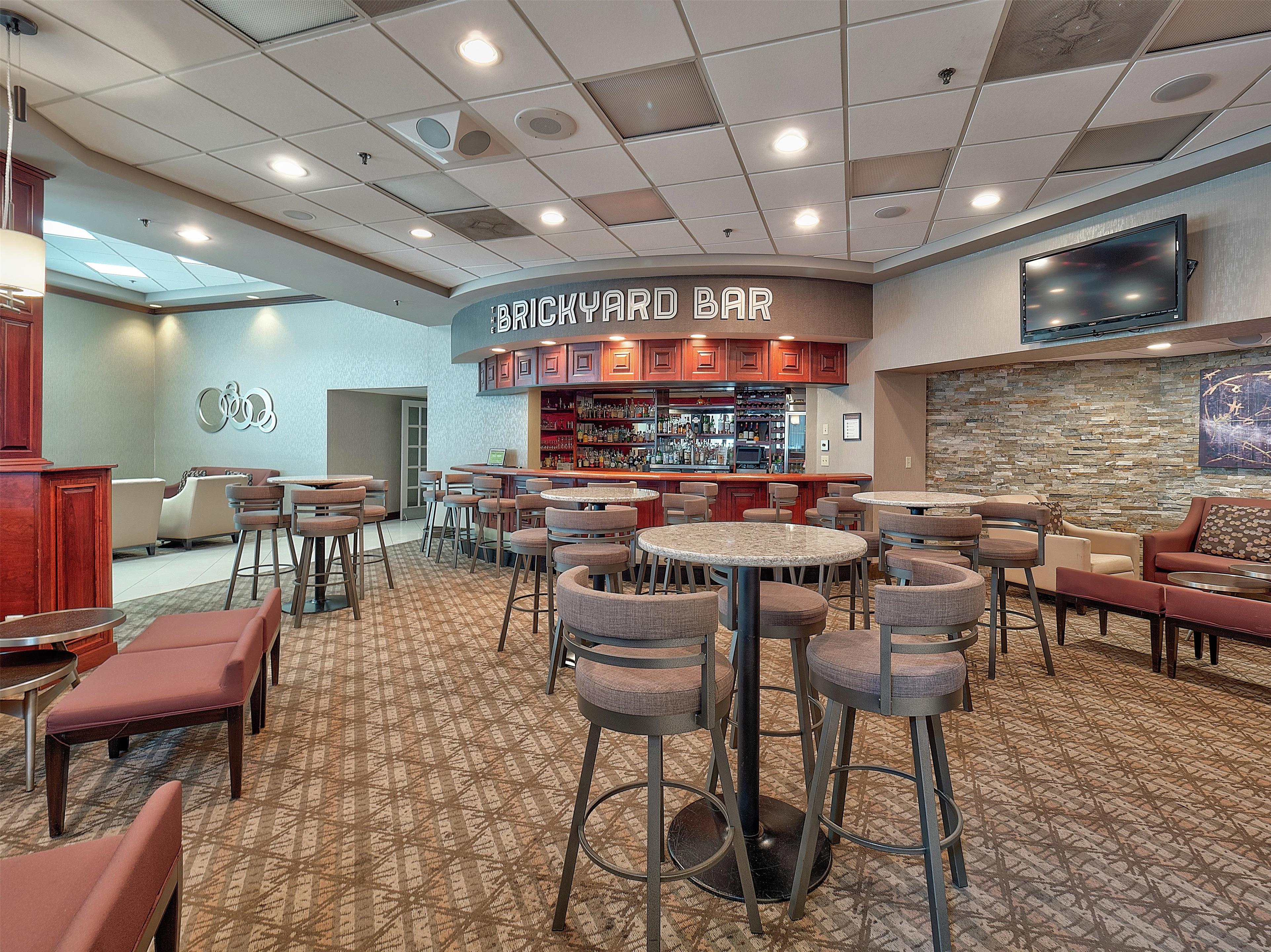BarLounge | DoubleTree by Hilton Hotel Bloomington