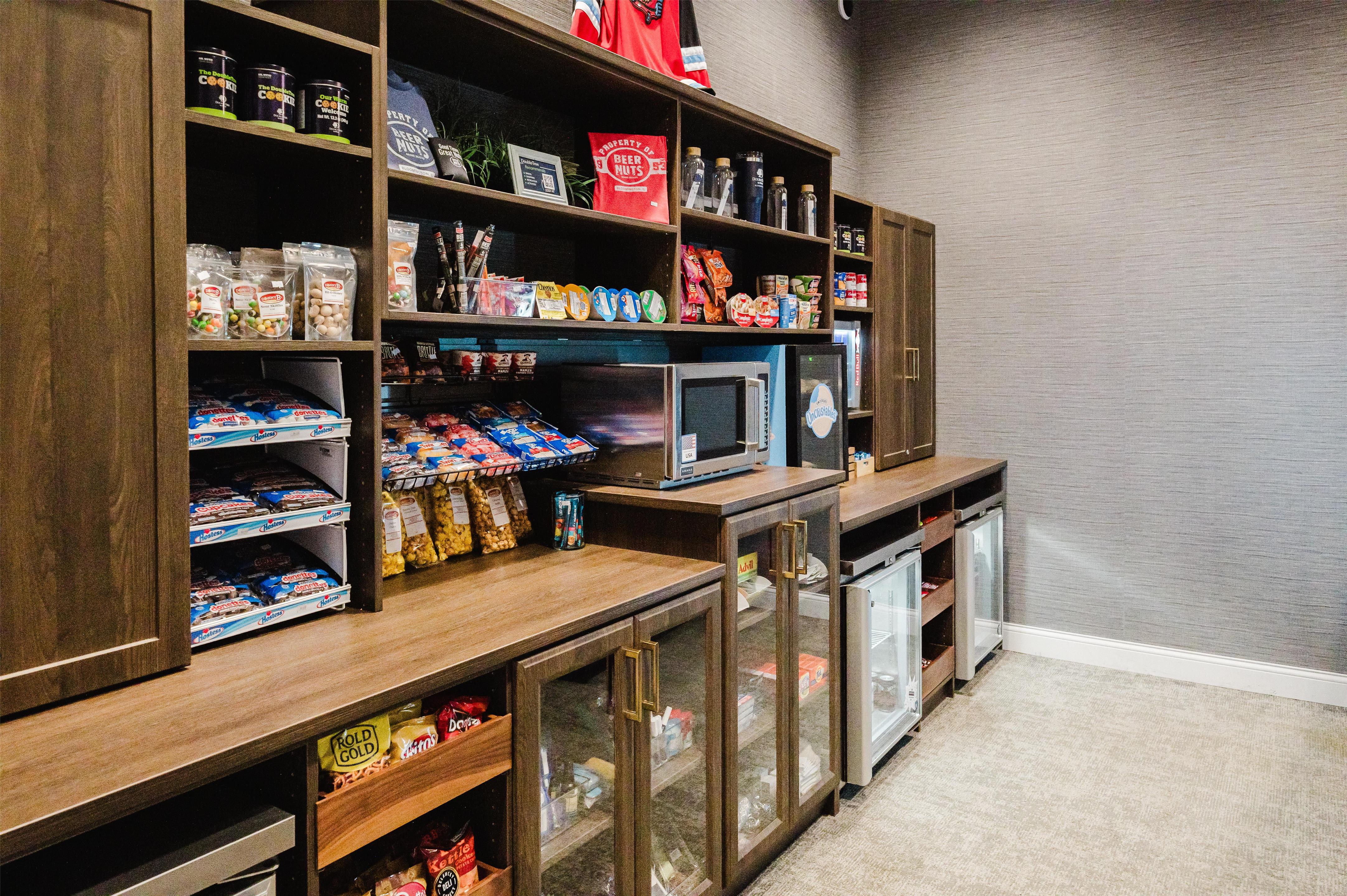 Restaurant | DoubleTree by Hilton Hotel Bloomington