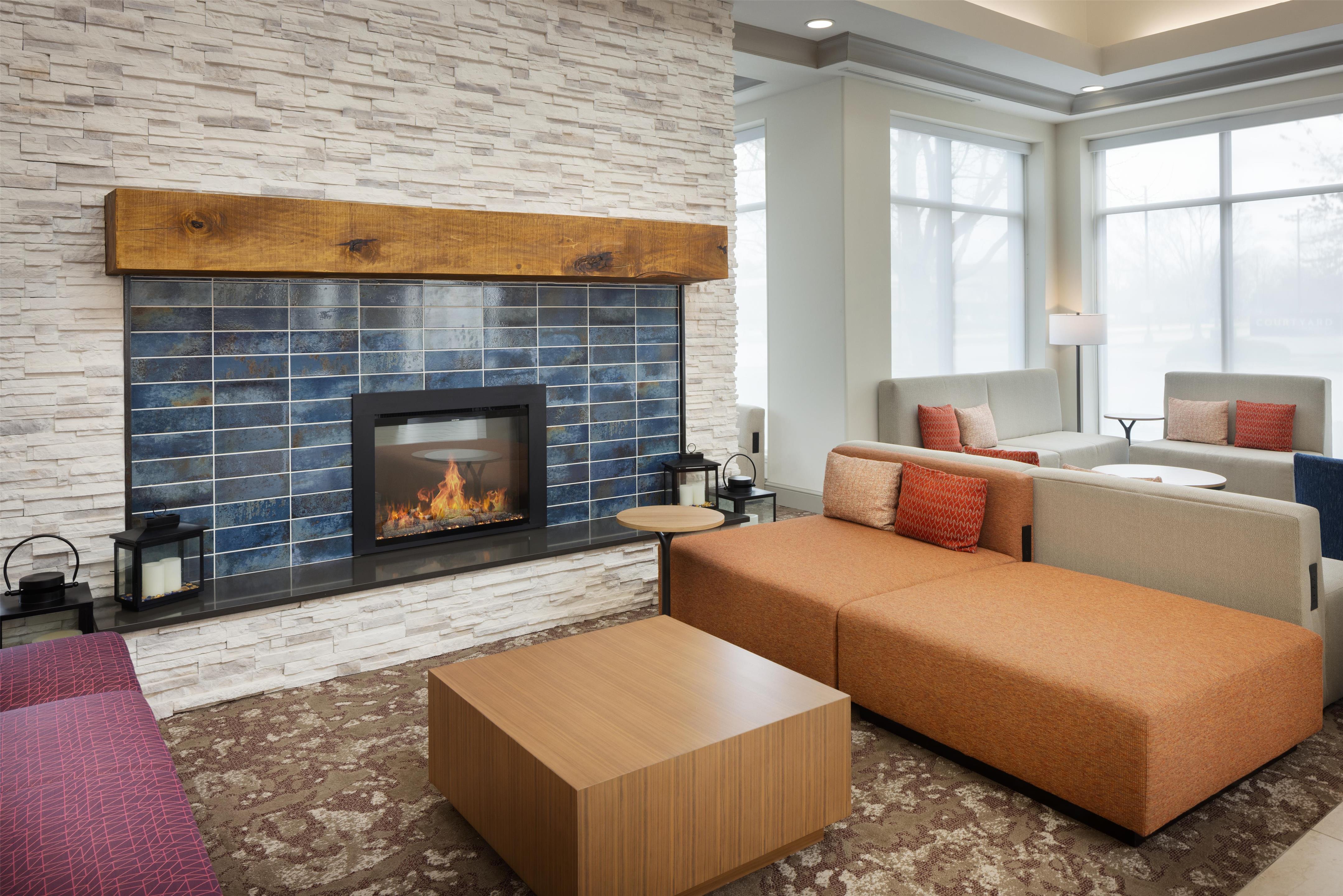 Lobby | Hilton Garden Inn Bowling Green