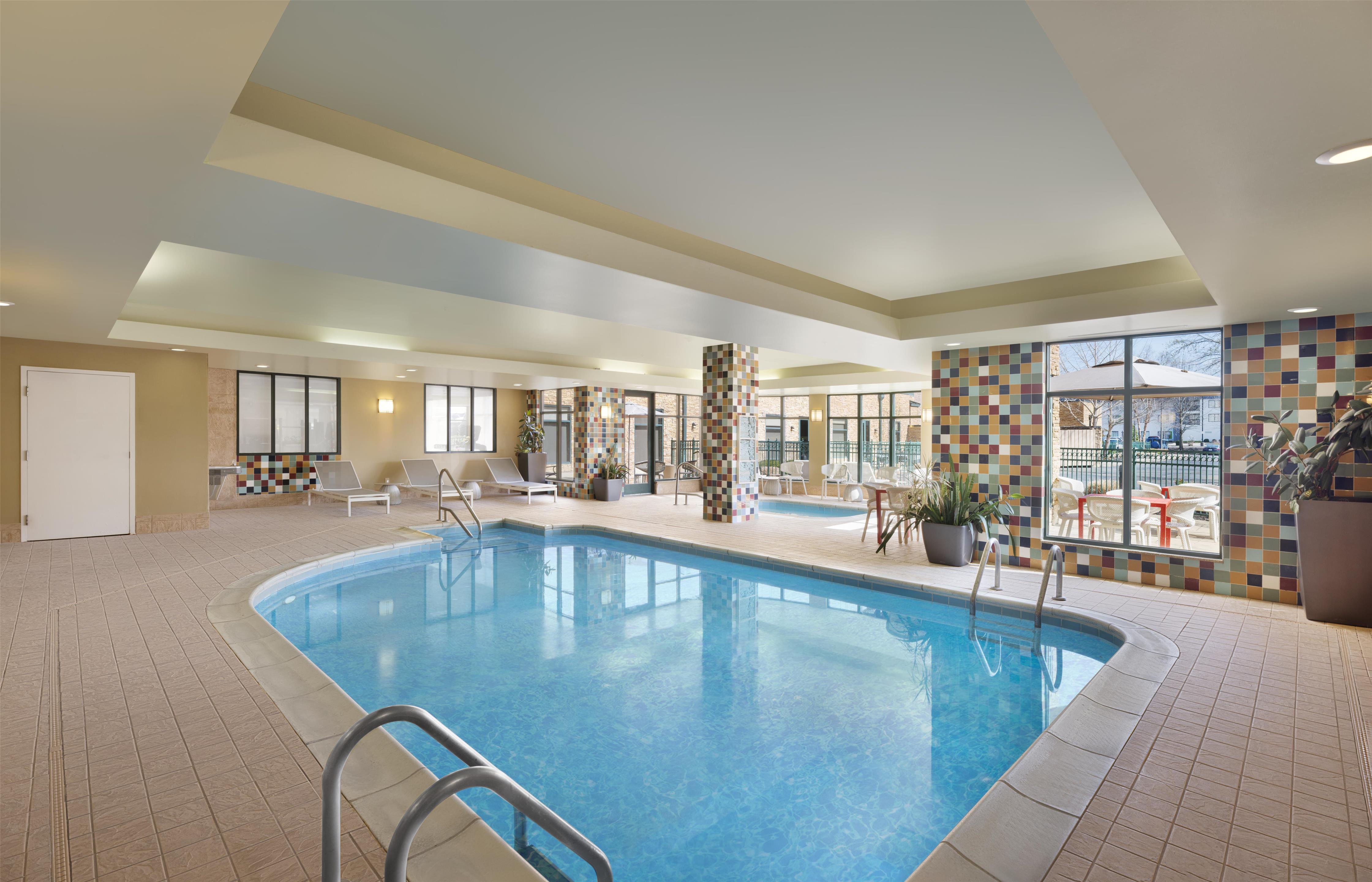 Pool | Hilton Garden Inn Bowling Green