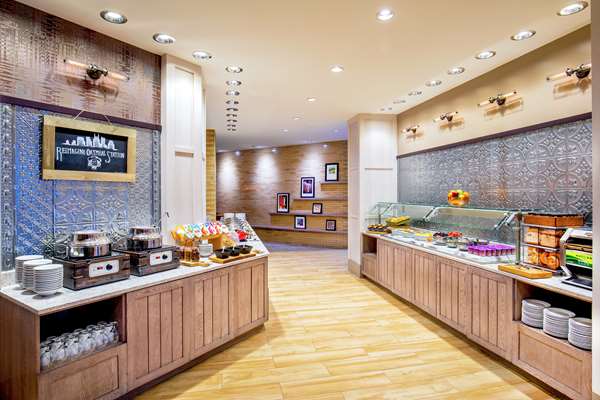 Amenities - DoubleTree by Hilton Hotel Nashville