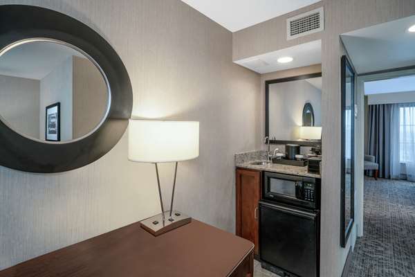  - Embassy Suites Westend Nashville - I-40 & I-65, Exit 209