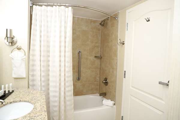  - Embassy Suites Westend Nashville - I-40 & I-65, Exit 209