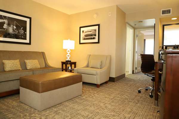  - Embassy Suites Westend Nashville - I-40 & I-65, Exit 209