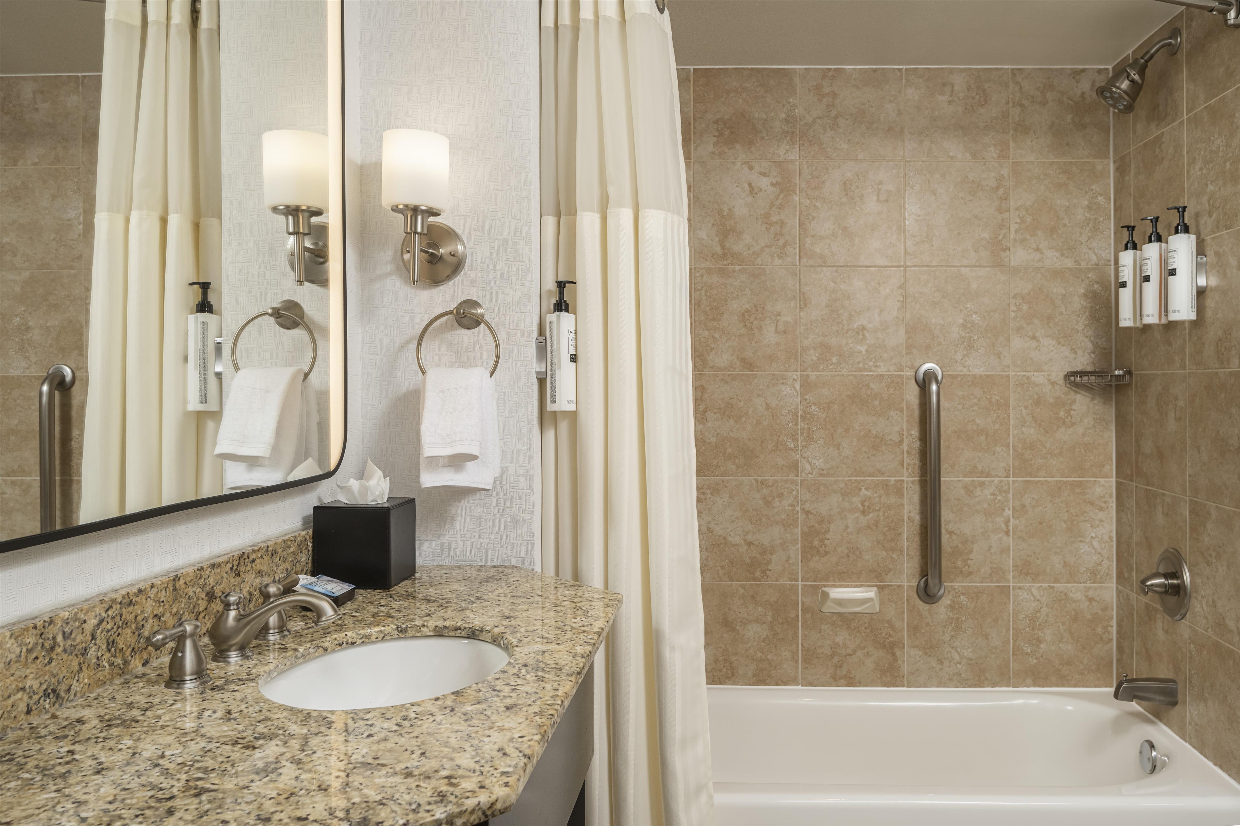 Guest room bath