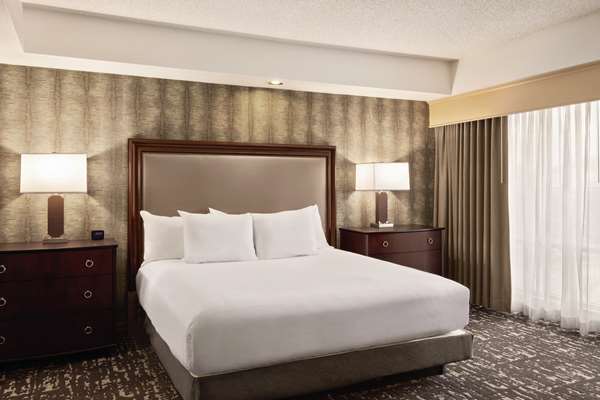  - Embassy Suites Franklin - I-65, Exit 68