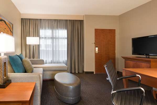  - Embassy Suites Franklin - I-65, Exit 68