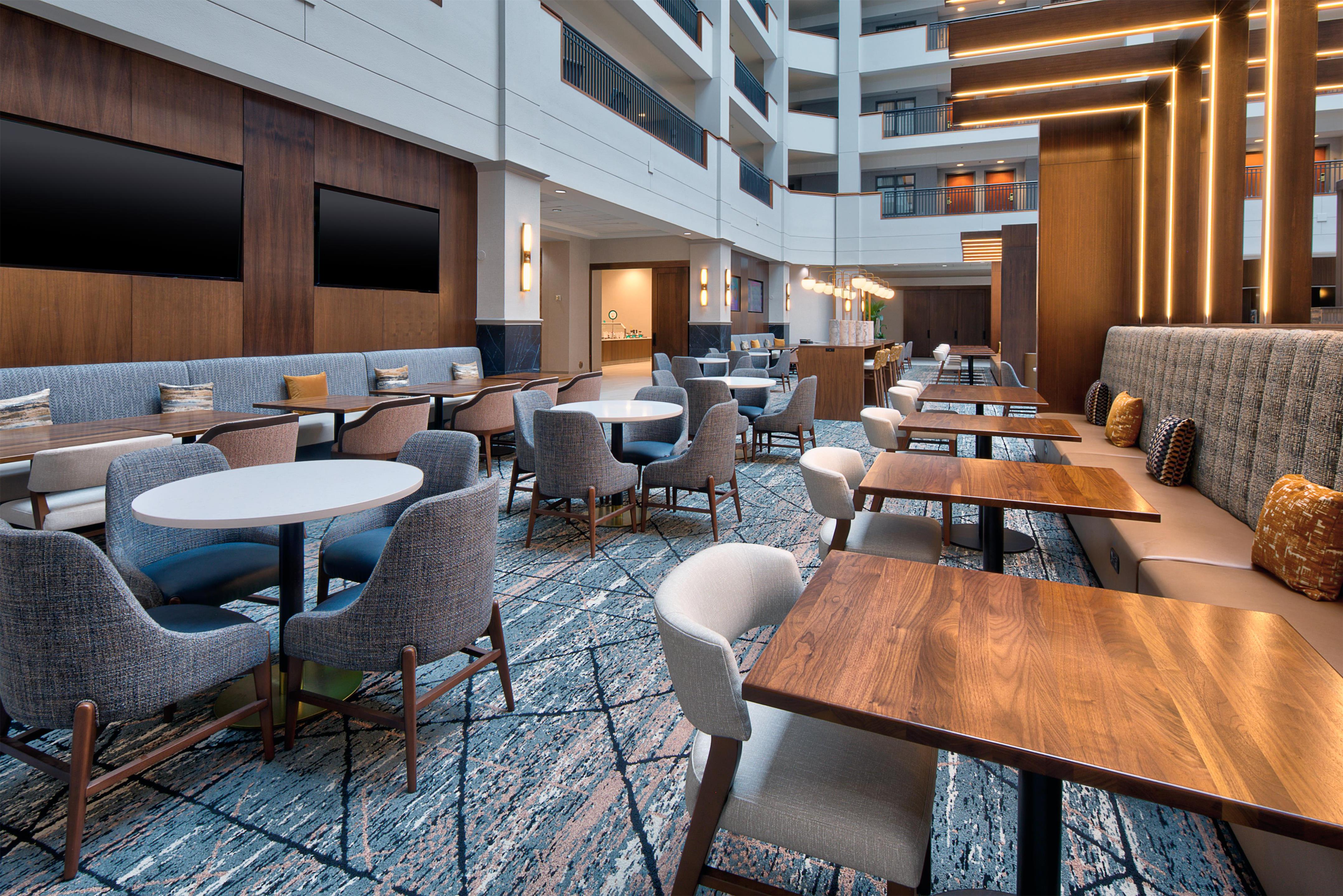 Breakfast Area | Embassy Suites by Hilton Nashville South Cool Springs
