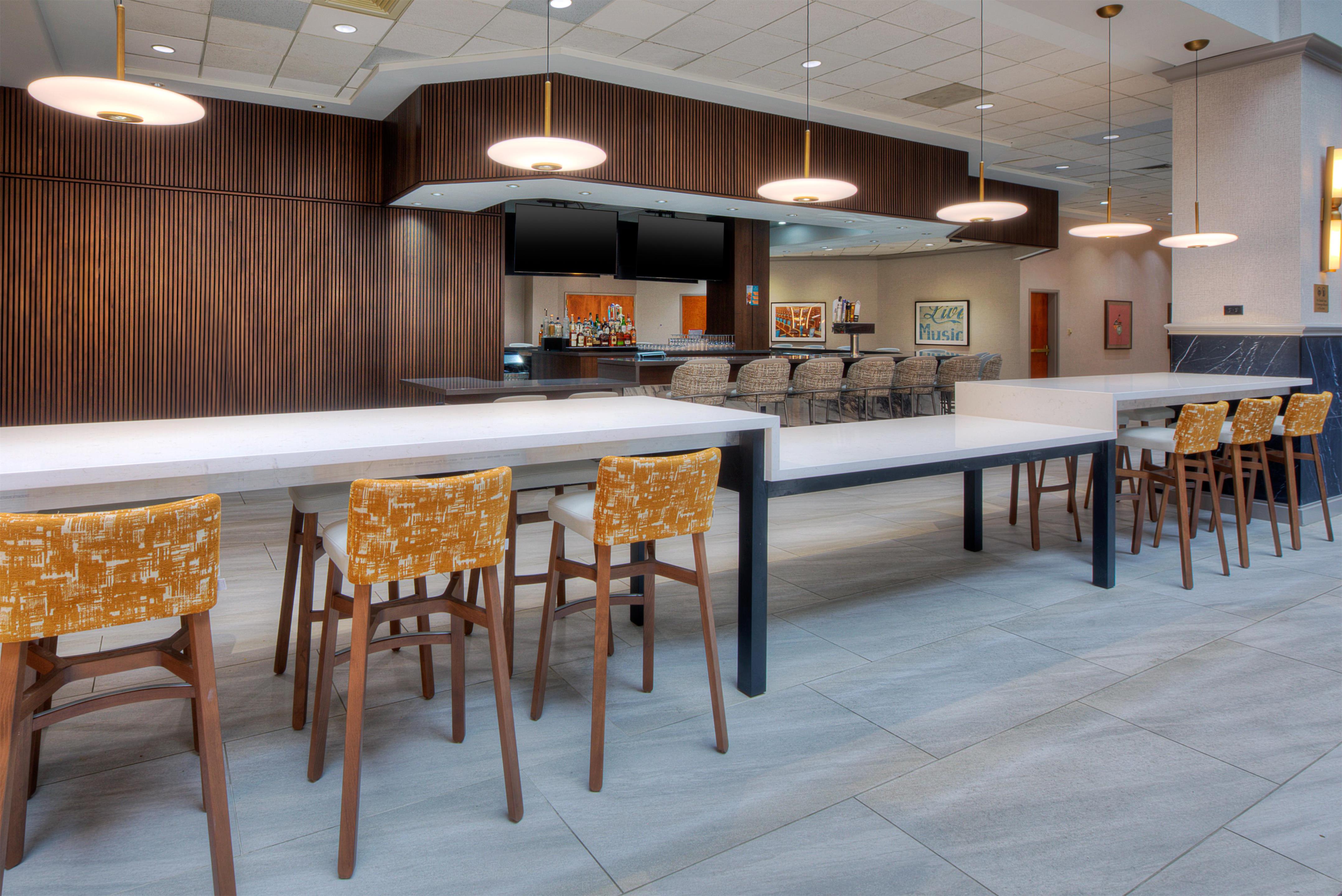 BarLounge | Embassy Suites by Hilton Nashville South Cool Springs