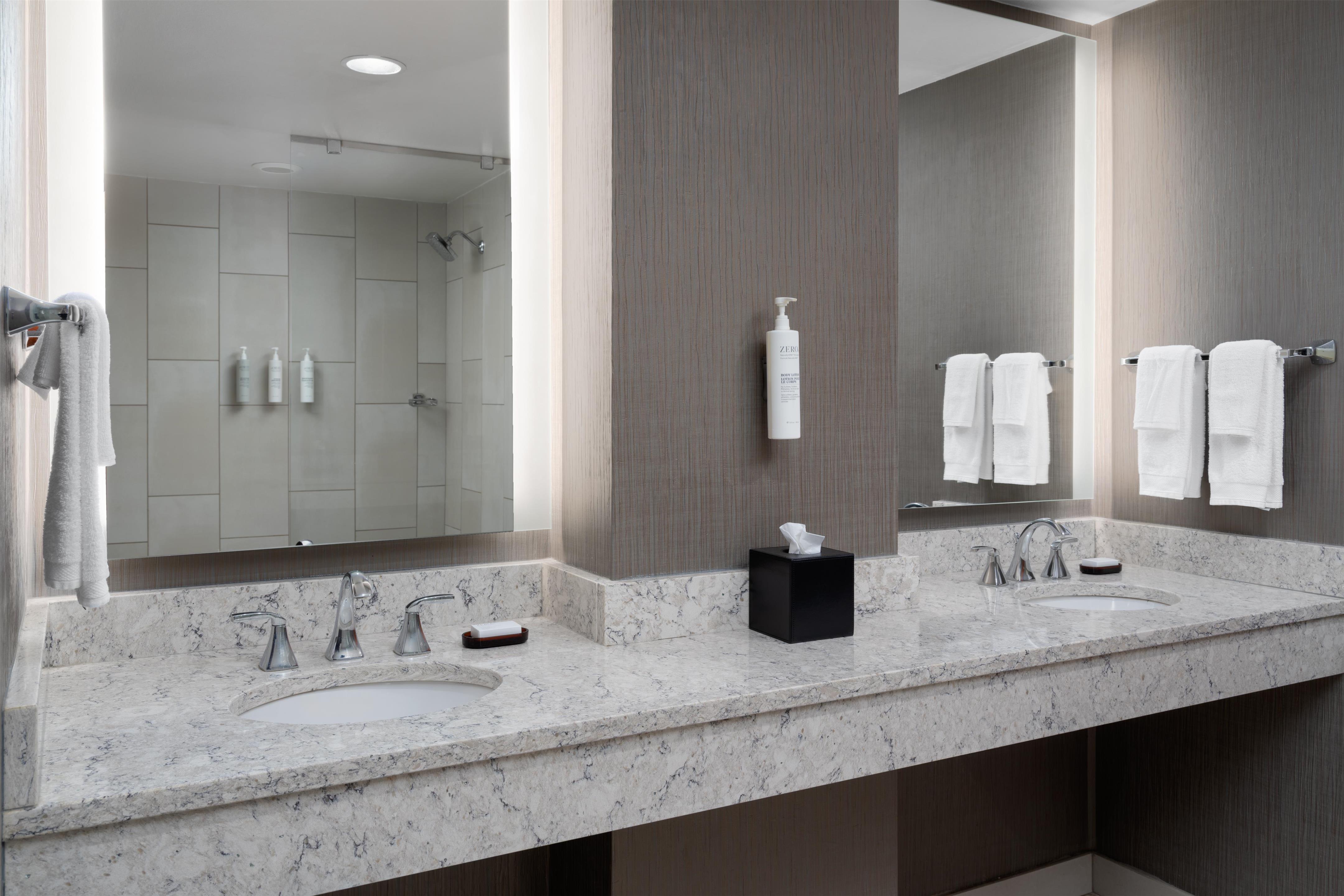 Guest room bath