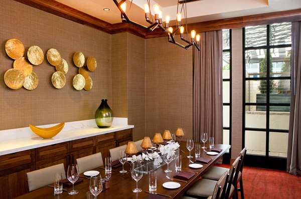 Restaurant - Hilton Hotel Downtown Nashville - I-40 & I-65, Exit 209