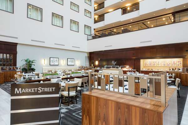 Restaurant - Hilton Hotel Downtown Nashville - I-40 & I-65, Exit 209