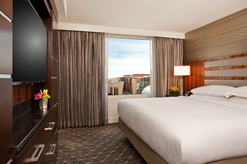 Hilton Nashville Downtown Room Type - 1K1BREXEC MOB HR ACC RISHW
